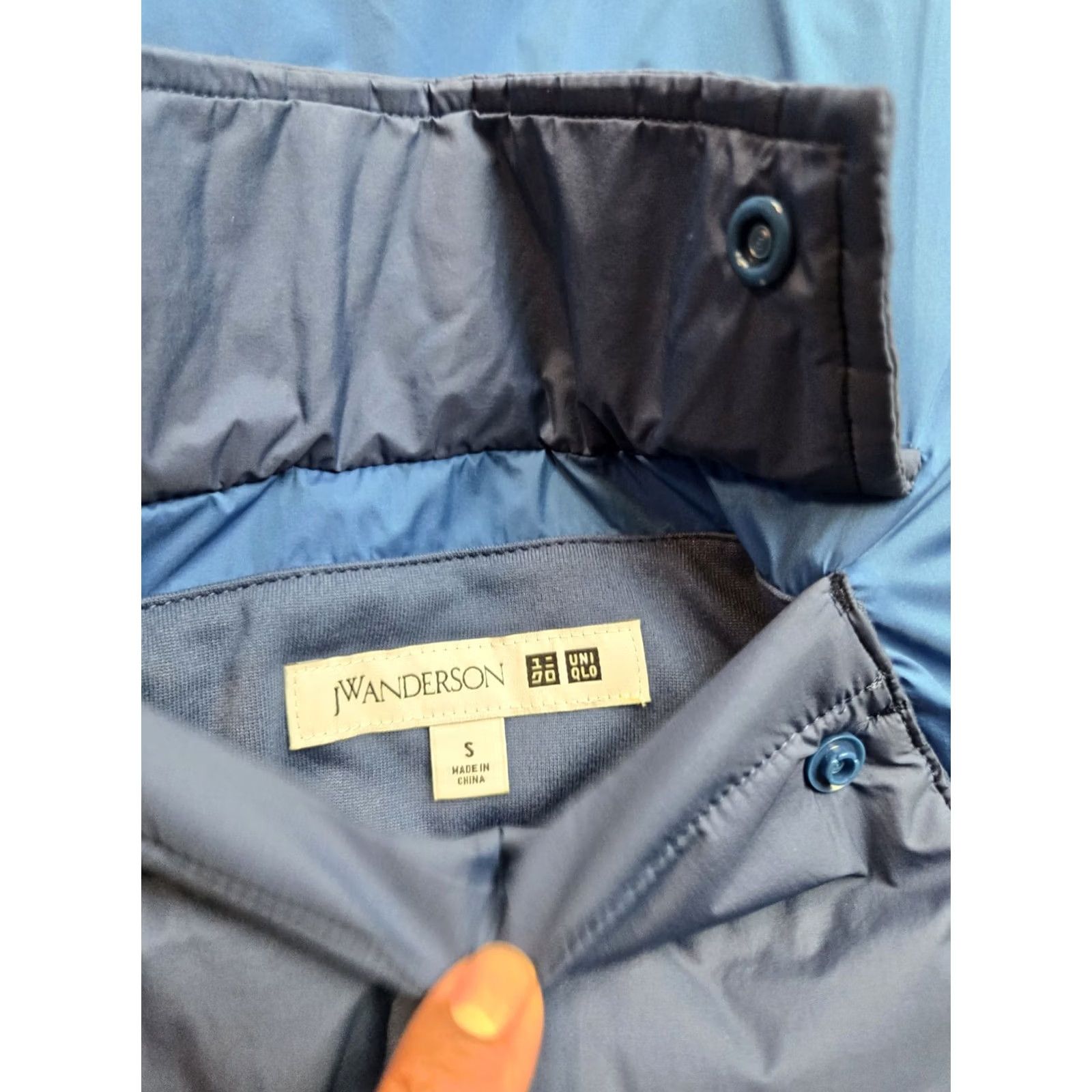Uniqlo Uniqlo JW Anderson Puffer Jacket Womens S Blue Reversible Hooded Zip Short Casual City Winter Fall Mens Womens Girls Size S / US 4 / IT 40 - 7 Thumbnail