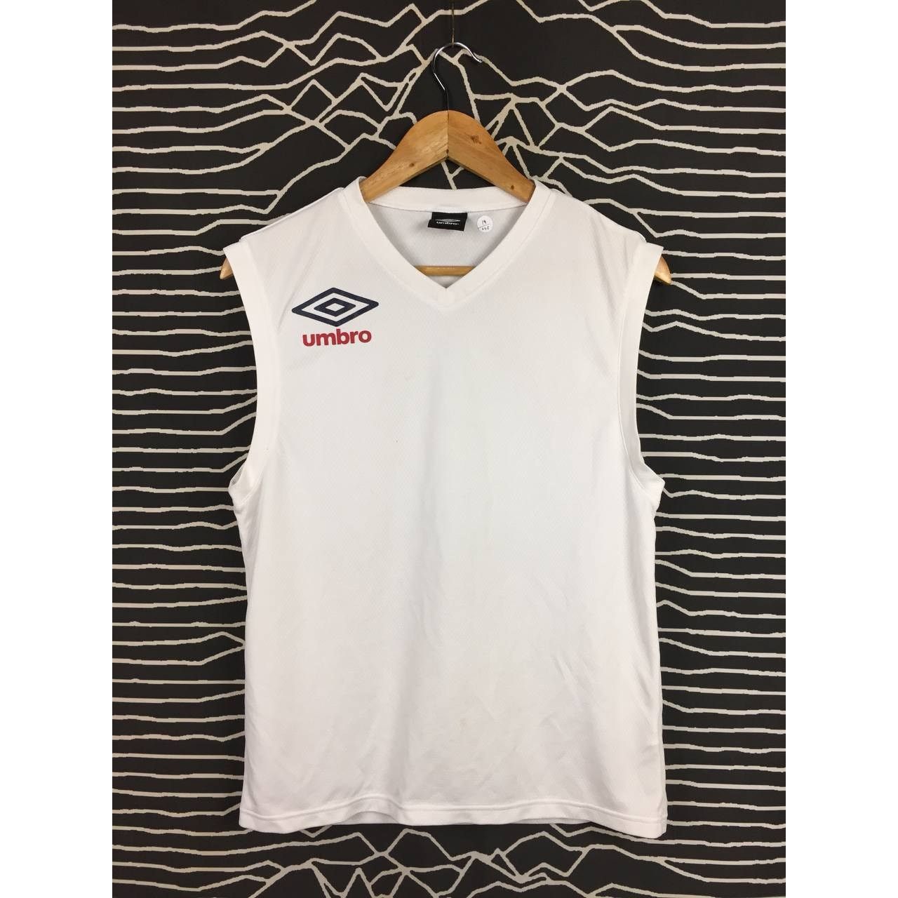 Umbro × Vintage Umbro Small Logo Mesh Activewear Sleeveless Tee Size US M / EU 48-50 / 2 - 1 Thumbnail