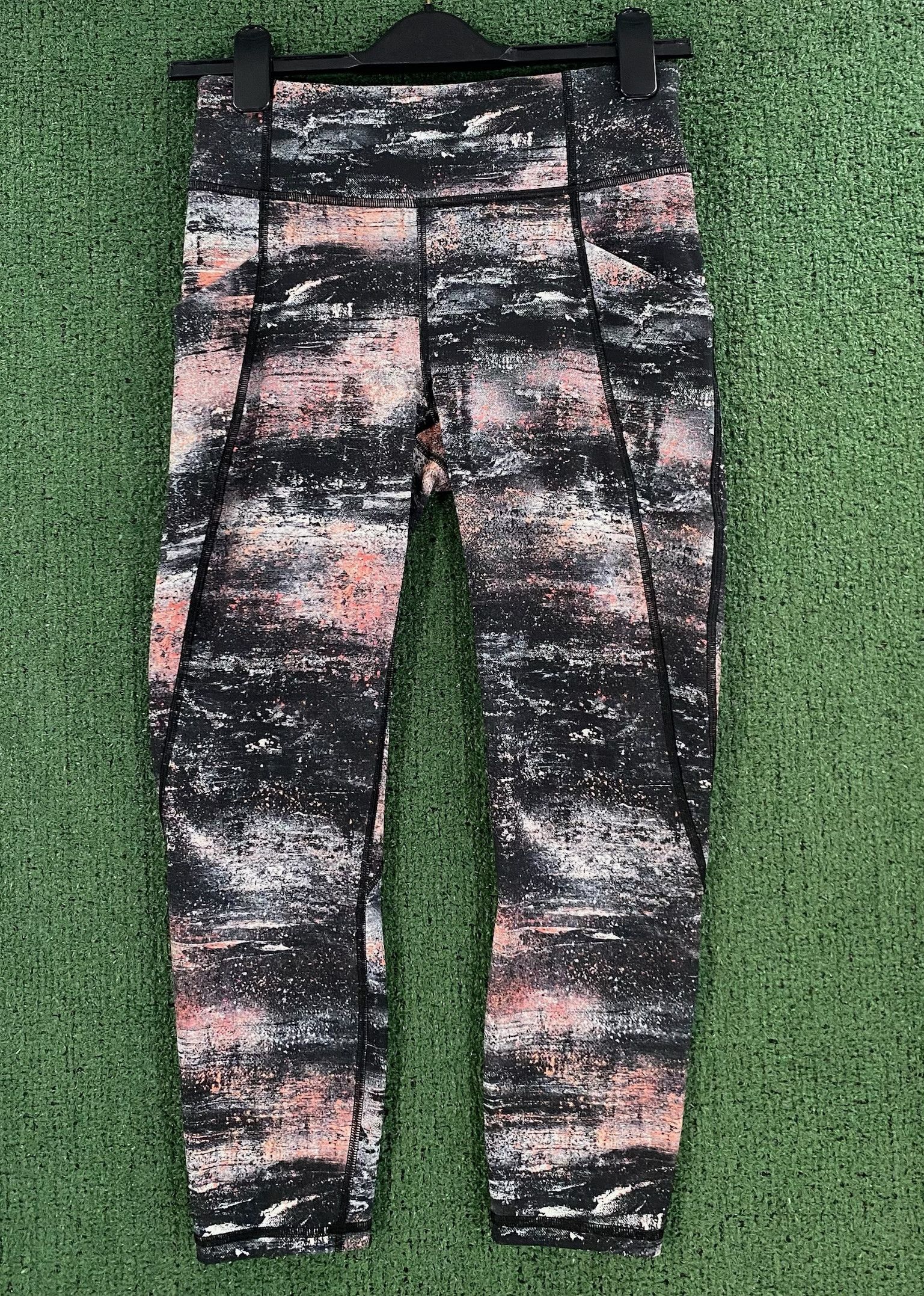 Lululemon Lululemon Time To Sweat Azurite Poppy Cropped Leggings 6 Size 28" / US 6 / IT 42 - 1 Thumbnail