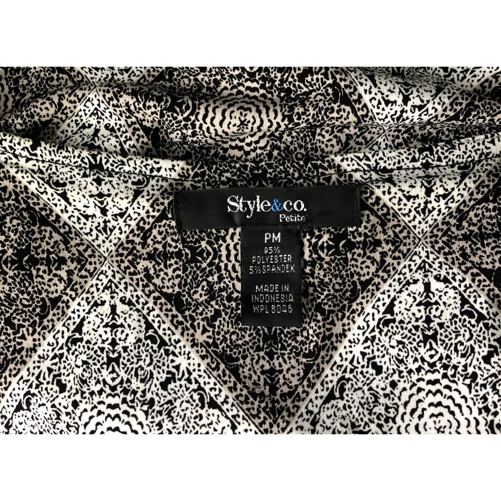 Style & Co Style & co surplice top PM geometric 1/2 sleeve v-neck ruched multicolor blouse Womens PM Size M / US 6-8 / IT 42-44 - 4 Thumbnail