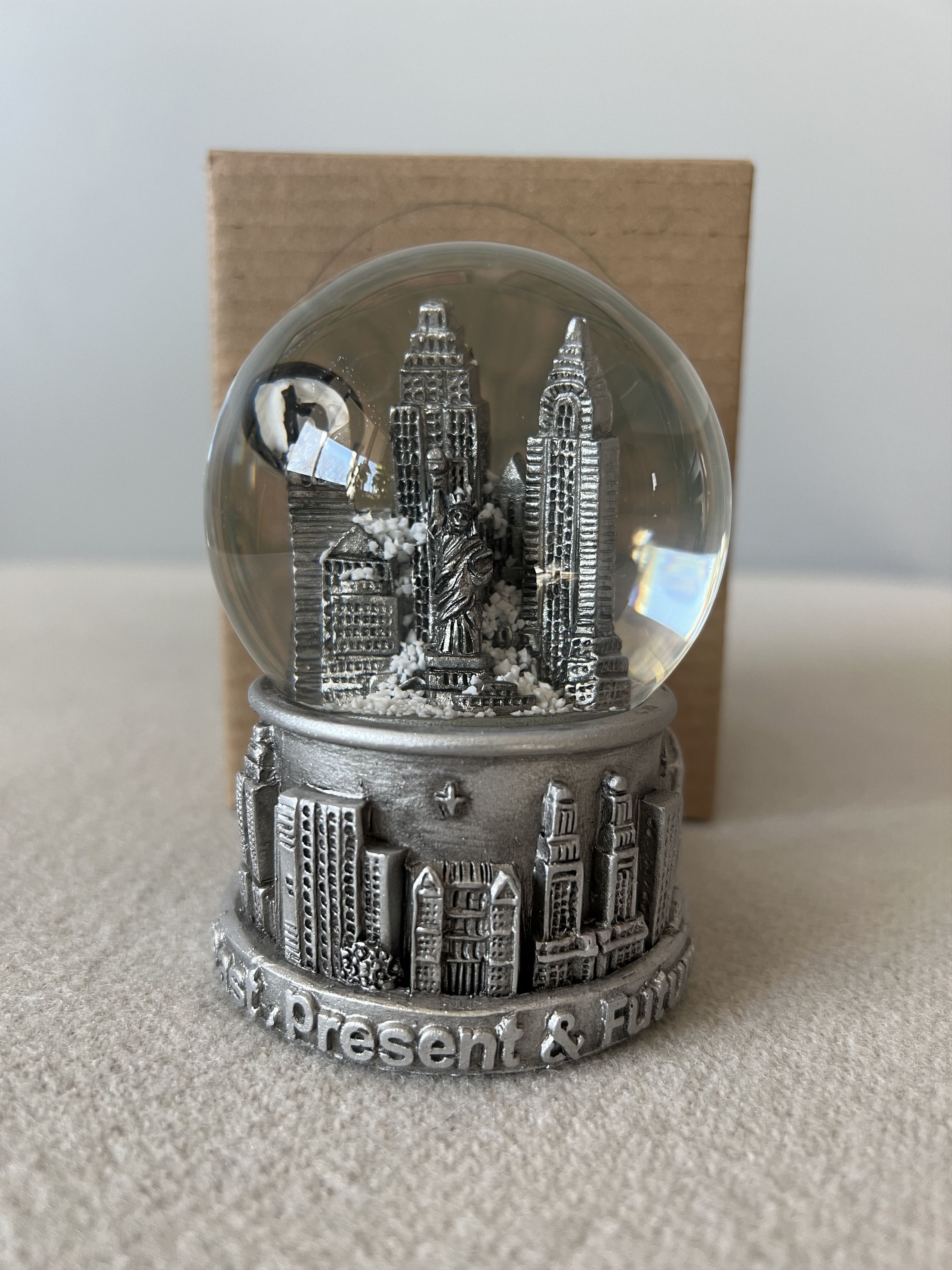 HIDDEN Hidden NY Snowy NY Snow Globe Size ONE SIZE - 1 Thumbnail