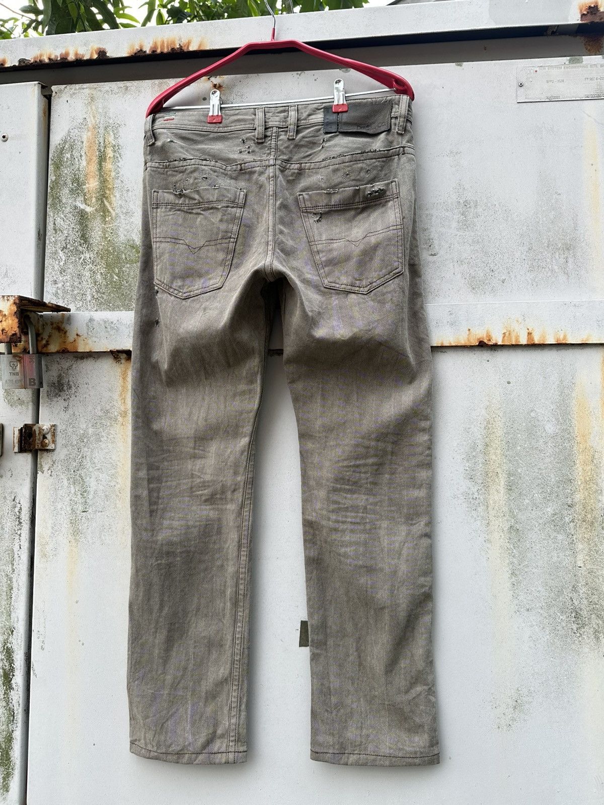 Diesel 👹Vintage Diesel Braddom Thrashed Regular Slim Jeans Size US 28 / EU 44 - 2 Thumbnail