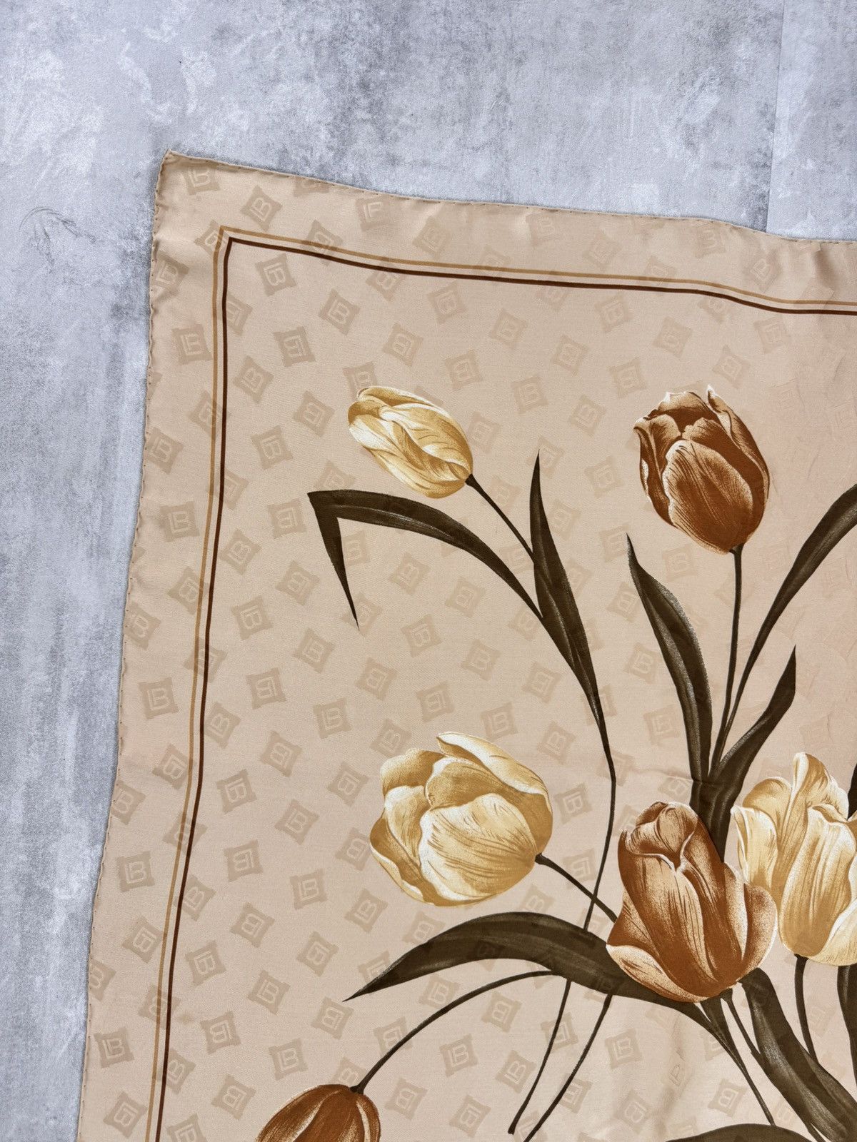 Other Vintage Laura di Laura Biagiotti Silk Scarf Floral 86x88 cm Size ONE SIZE - 5 Thumbnail