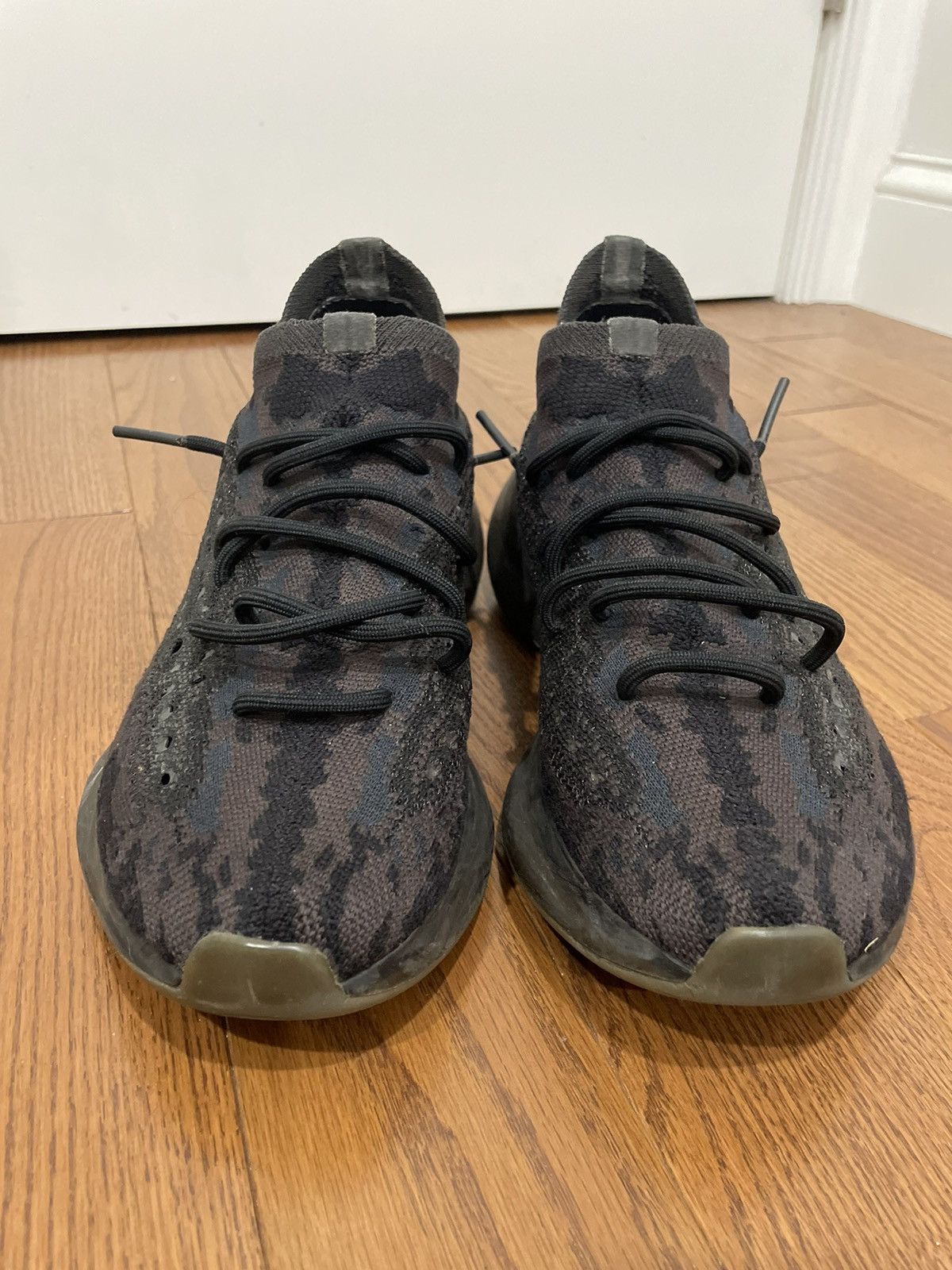 Yezzy 380 onxy
