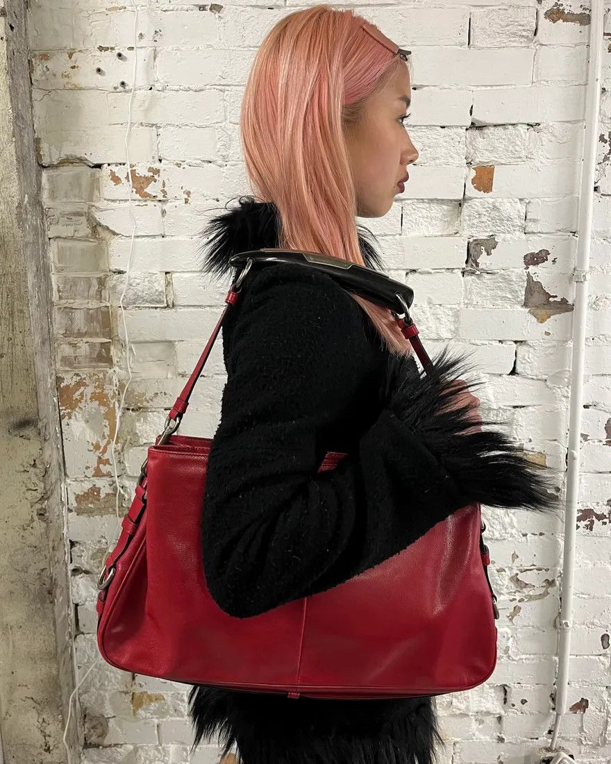 Yves Saint Laurent 2000s Yves Saint Laurent By Tom Ford Red Leather Mombasa Black Horn Handle Bag Size ONE SIZE - 2 Thumbnail