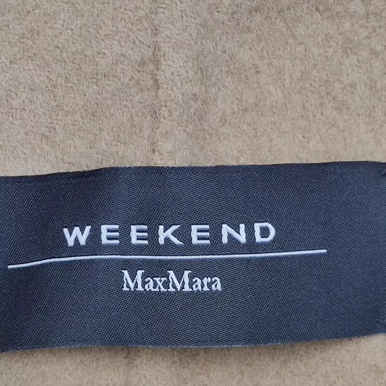 Max Mara Max Mara Long Sleeve Coat in Solid Wool with Lapel Collar Size M / US 6-8 / IT 42-44 - 4 Thumbnail