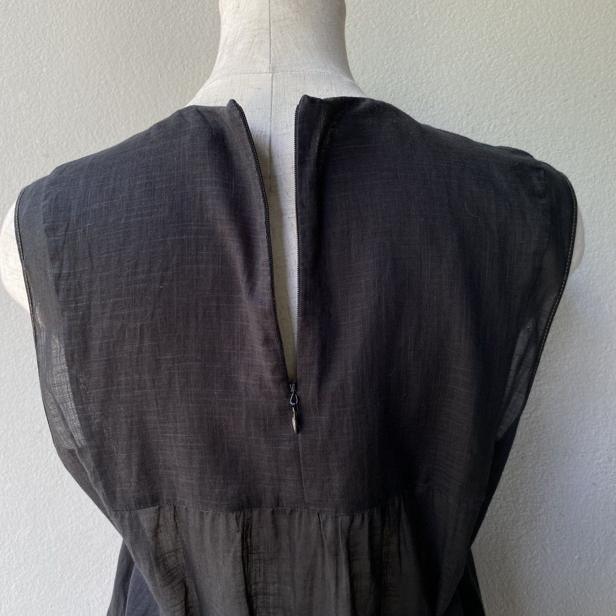 Kenzo Kenzo Black Sleeveless Blouse with Gold Embroidery Size M / US 6-8 / IT 42-44 - 17 Thumbnail