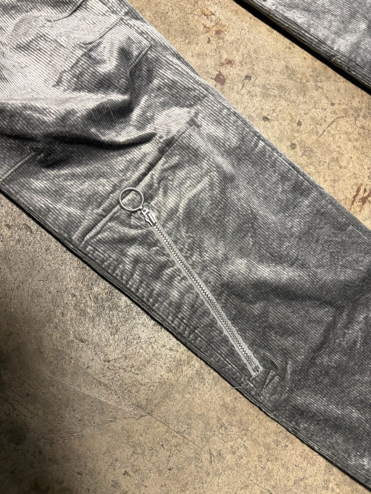 Kris Van Assche KRISVANASSCHE Silver Corduroy Cargo Pants Size US 32 / EU 48 - 2 Thumbnail