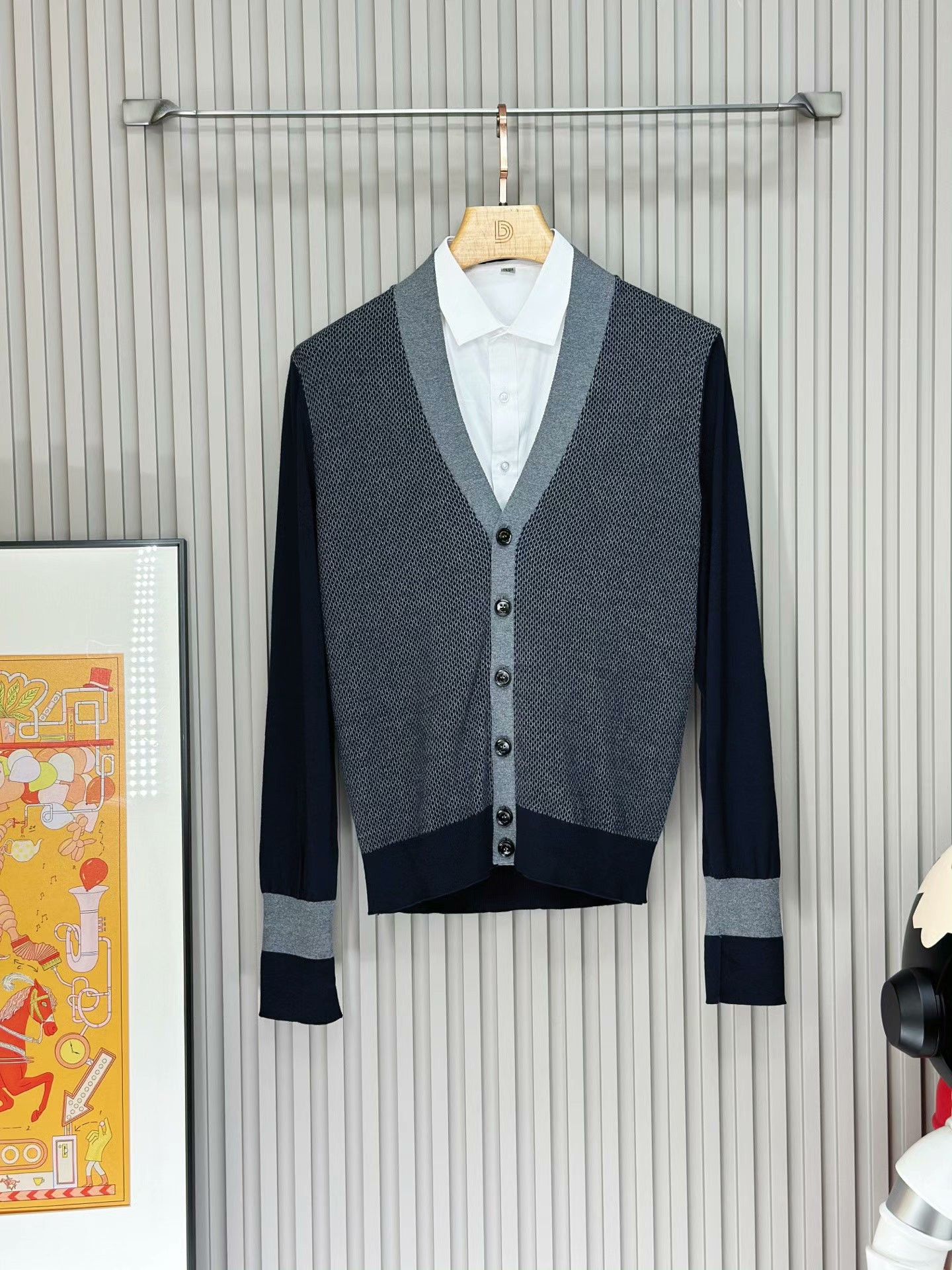 Ermenegildo Zegna Ermenegildo Zegna Blue-Gray V-Neck Wool Sweater Size US S / EU 44-46 / 1 - 1 Thumbnail