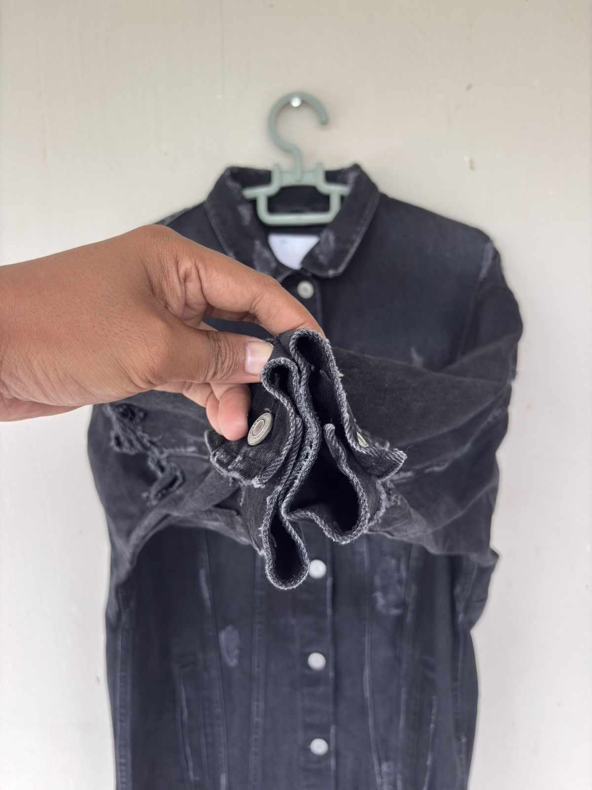 Zara Trafaluc Zara Black Distressed Long Denim Jacket Size US M / EU 48-50 / 2 - 4 Thumbnail