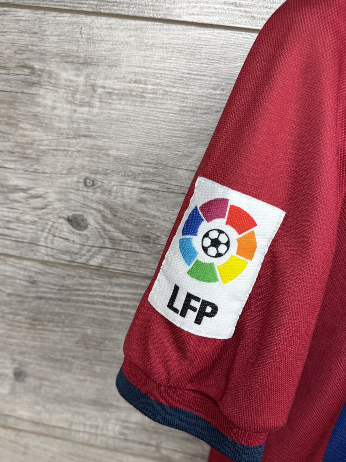 Nike BARCELONA 1998 1999 HOME FOOTBALL NIKE SHIRT SOCCER JERSEY Size US S / EU 44-46 / 1 - 7 Thumbnail