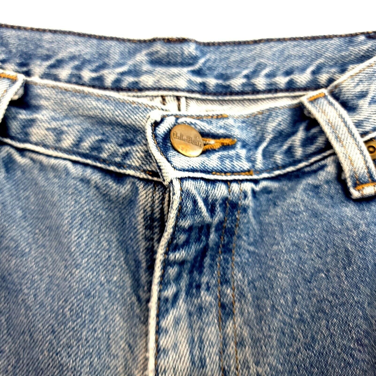 L.L. Bean DAMAGED Stain L.L. Bean Double L Relaxed Fit Light Blue Jean Size US 37 - 6 Thumbnail