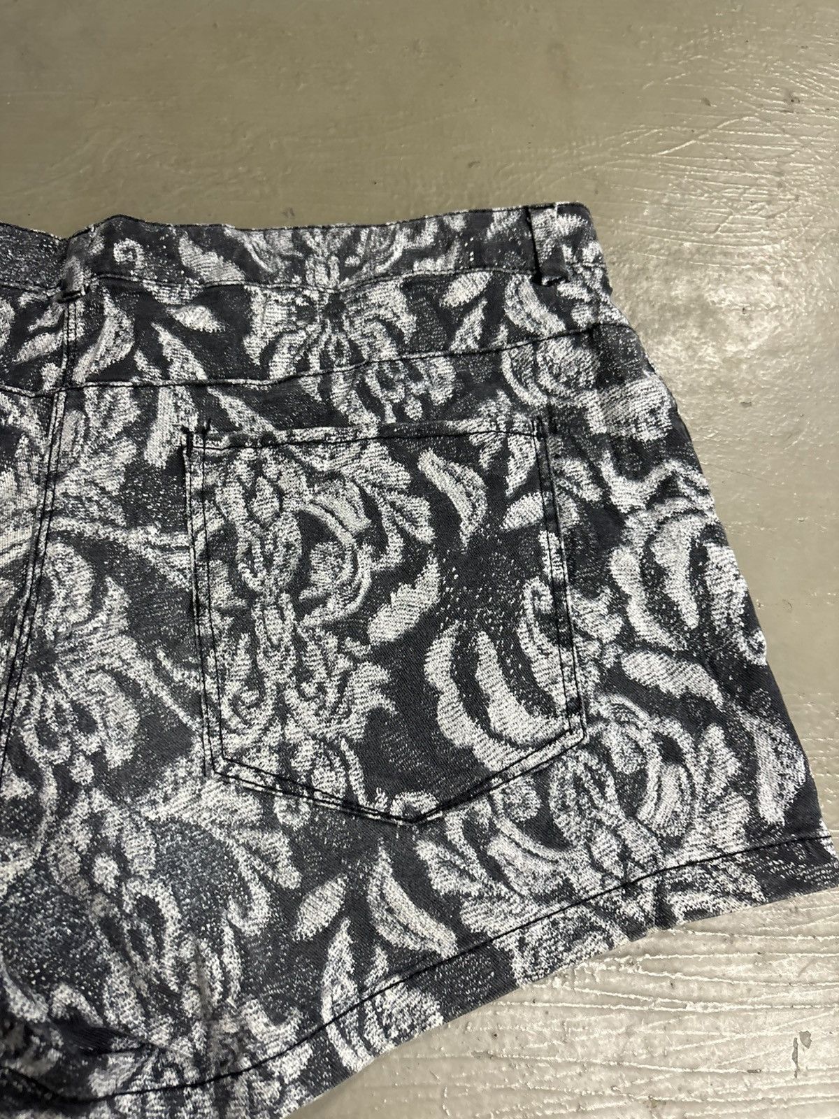 Hysteric Glamour Vintage Hysteric Glamour Floral Shorts H&M Size 34" / US 12 / IT 48 - 8 Thumbnail