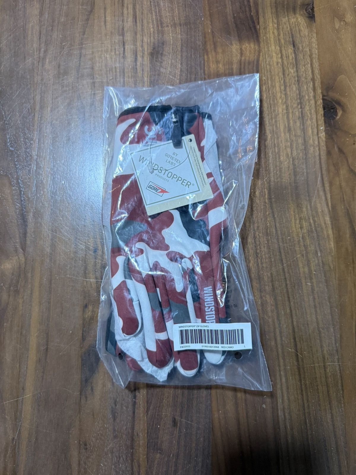 Supreme Supreme WINDSTOPPER Zip Gloves Red Camo Water Resist Large Size ONE SIZE - 4 Thumbnail