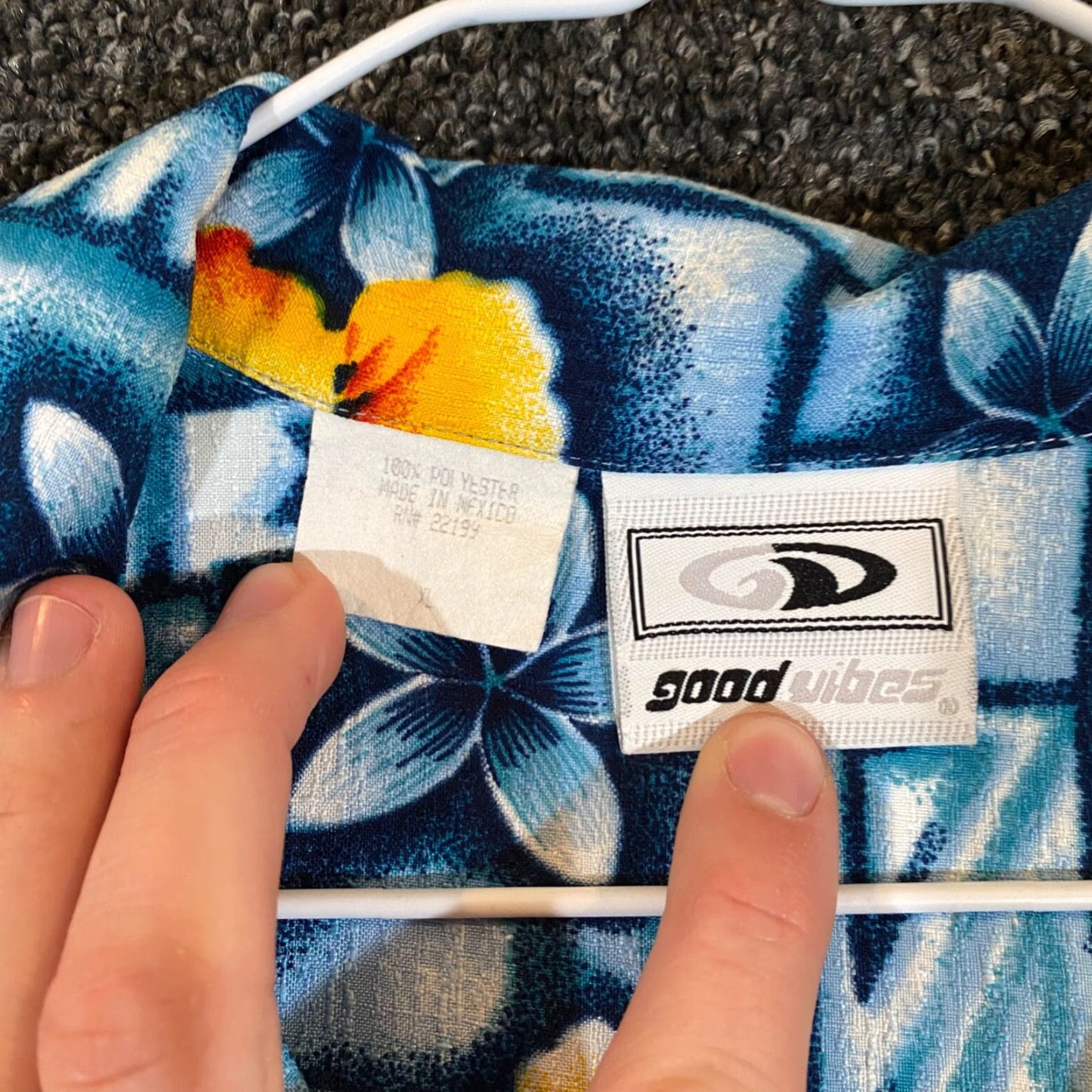 Vintage Good Vibes Shirt Mens XL Blue Floral Hawaiian Tropical Button Up S/S Size US XL / EU 56 / 4 - 2 Thumbnail