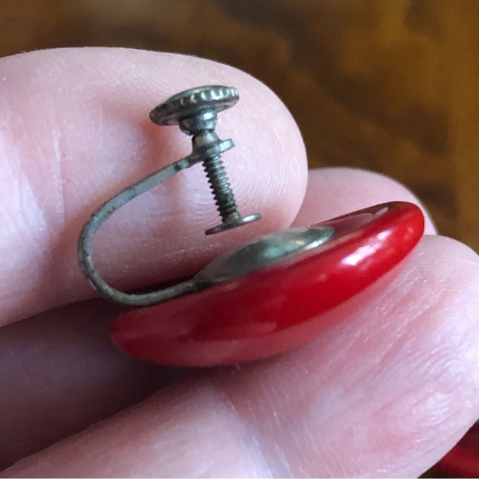 Vintage Antique 40’s red button screw back clip earrings Size ONE SIZE - 4 Thumbnail