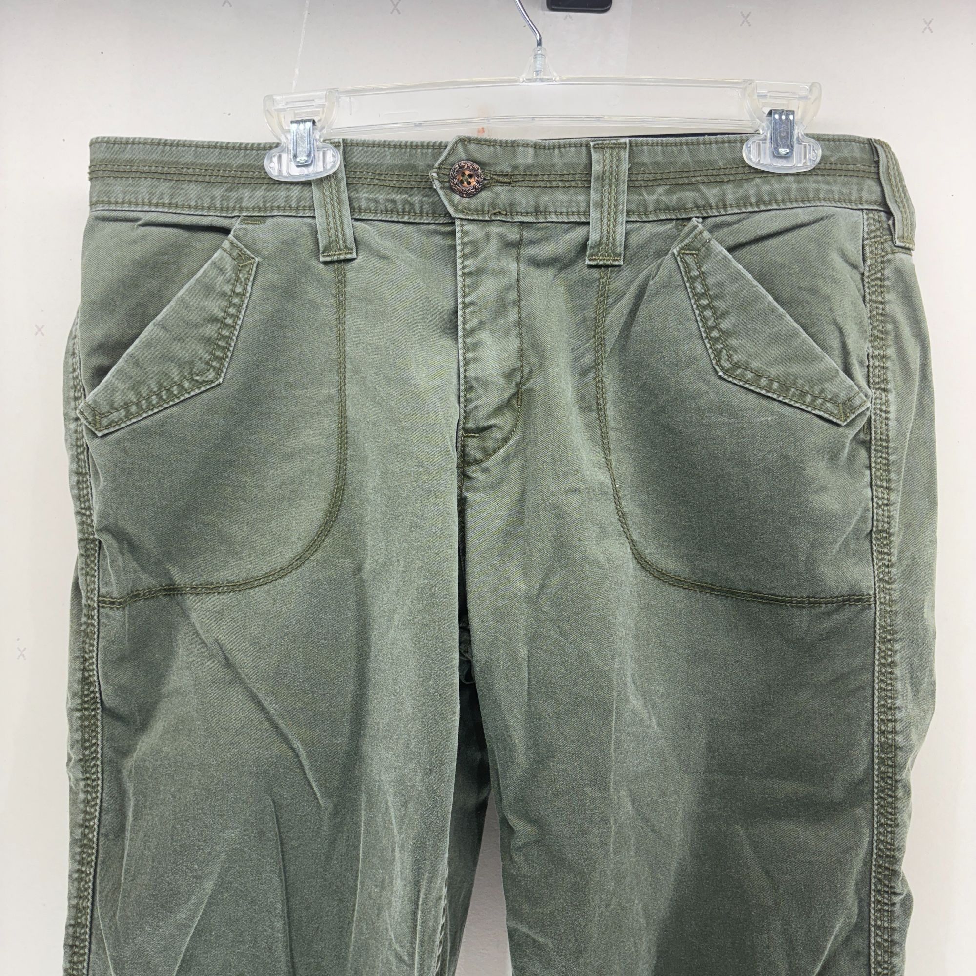Levi's Levis Green Capri Pants Womens Size 14 Cotton & Elastane 36x Size 36" / US 14 / IT 50 - 2 Thumbnail