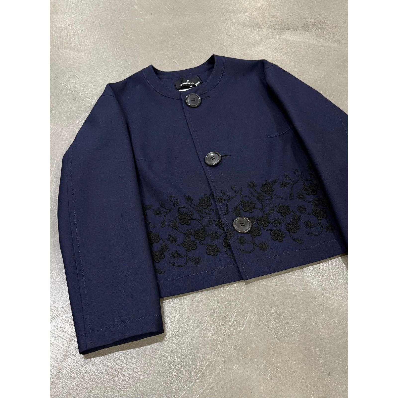 Comme des Garcons Comme des Garçons flower embroidery cropped jacket Size US M / EU 48-50 / 2 - 2 Thumbnail