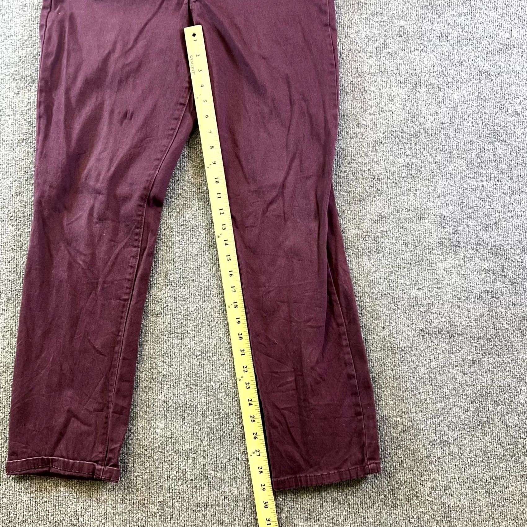 Vintage Bandolino AMY Jeans Women's 12 Burgundy Denim Stretch Straight Leg Streetwear Jeans Size 34" / US 12 / IT 48 - 4 Thumbnail