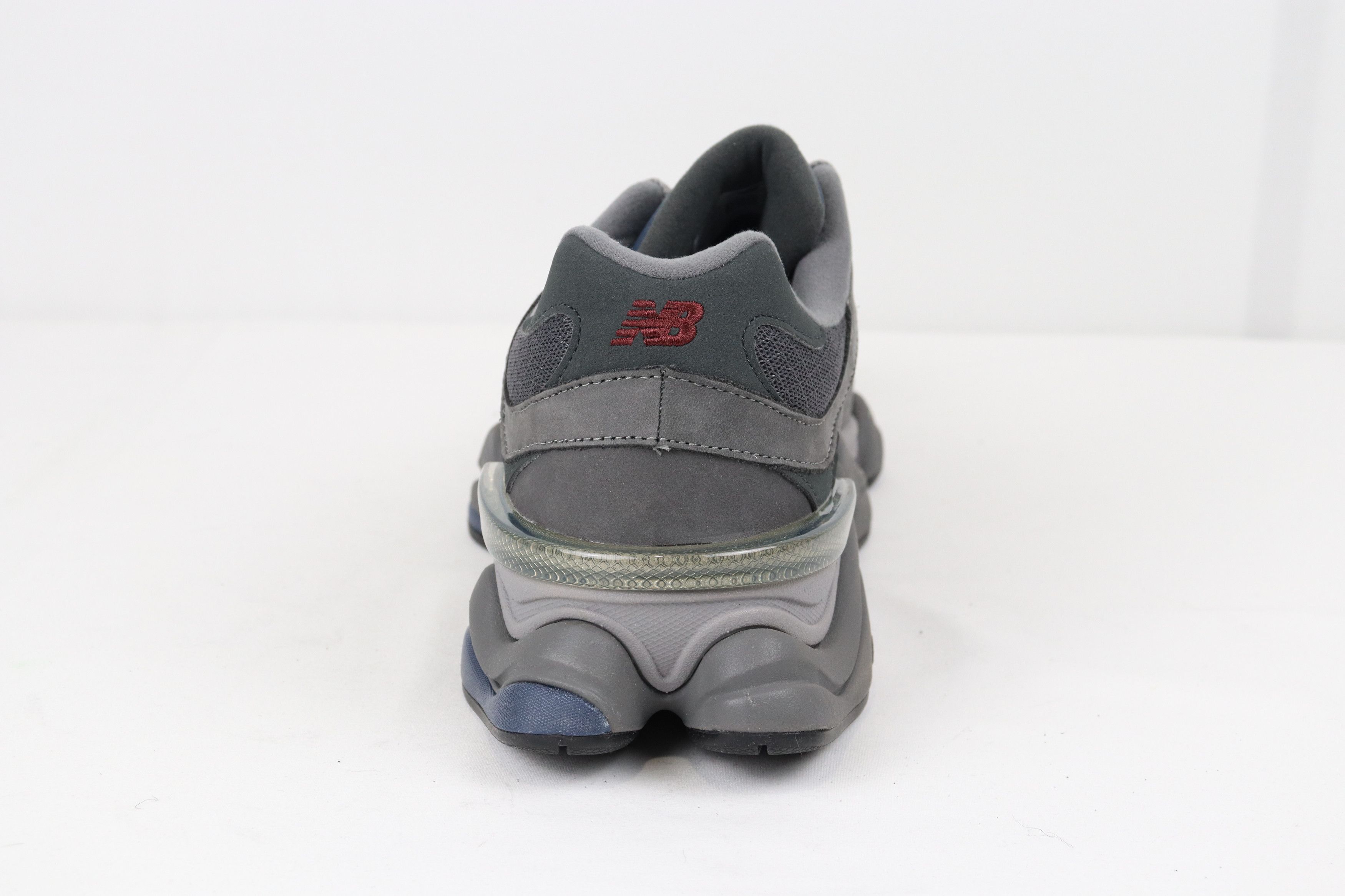 o1rshd 9060 Trainers in Grey Multicolor