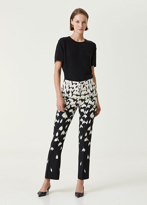 Valentino o1y0326 Casual Pant in Multicolor Size 26" / US 2 / IT 38 - 1 Thumbnail