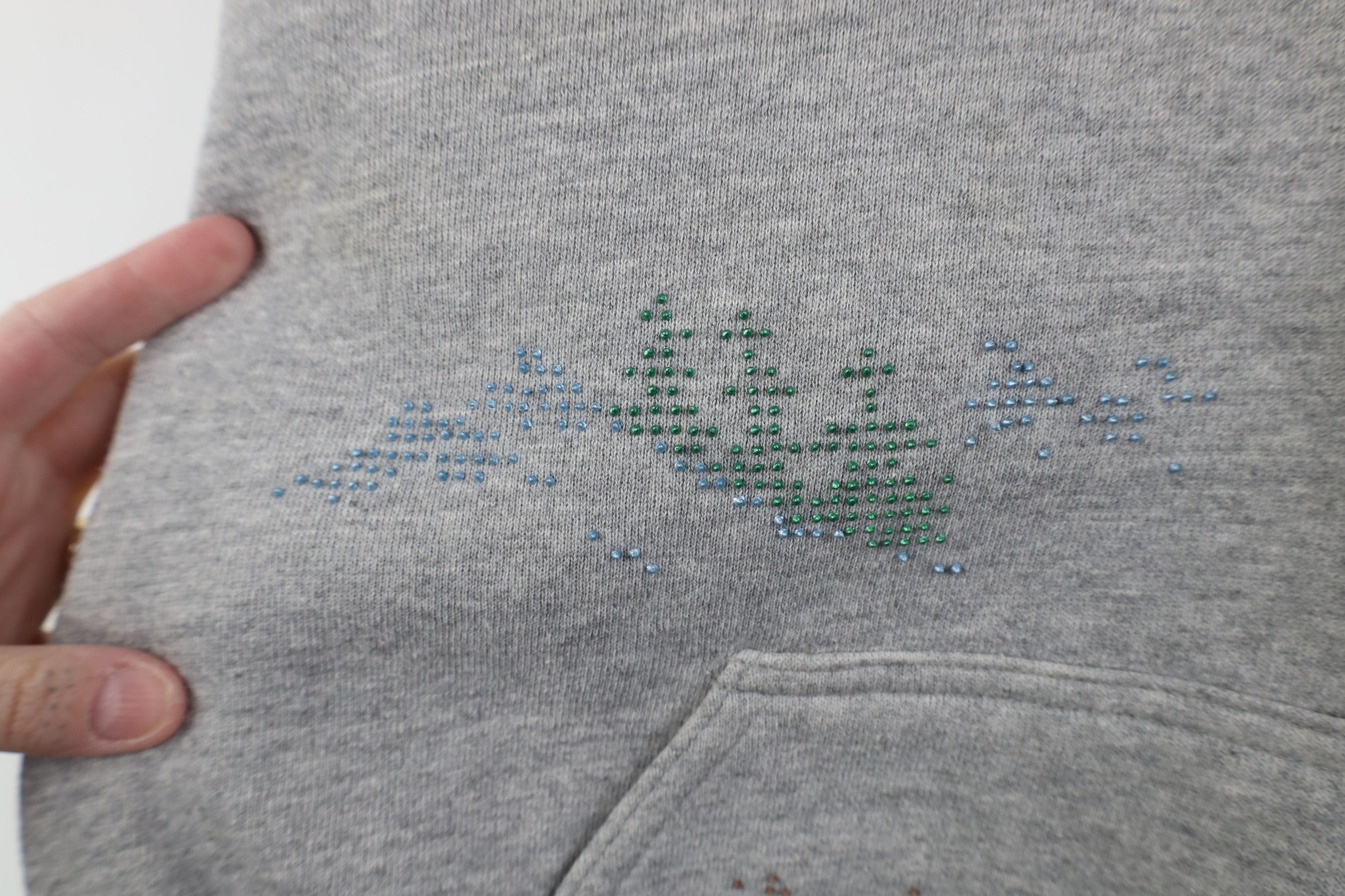 Vintage Vintage 80s 90s Dot Wolf Nature Hoodie Sweatshirt Gray USA Size US XL / EU 56 / 4 - 7 Thumbnail
