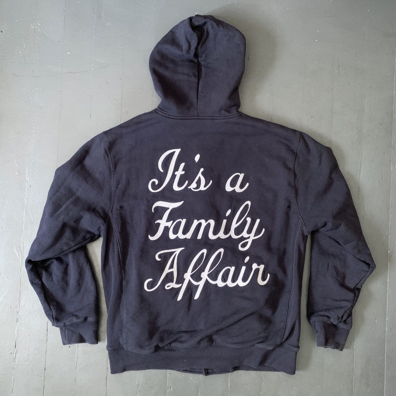 Undefeated RARE Undefeated Embroidered silk-lined hoodie jacket size L Size US L / EU 52-54 / 3 - 1 Thumbnail