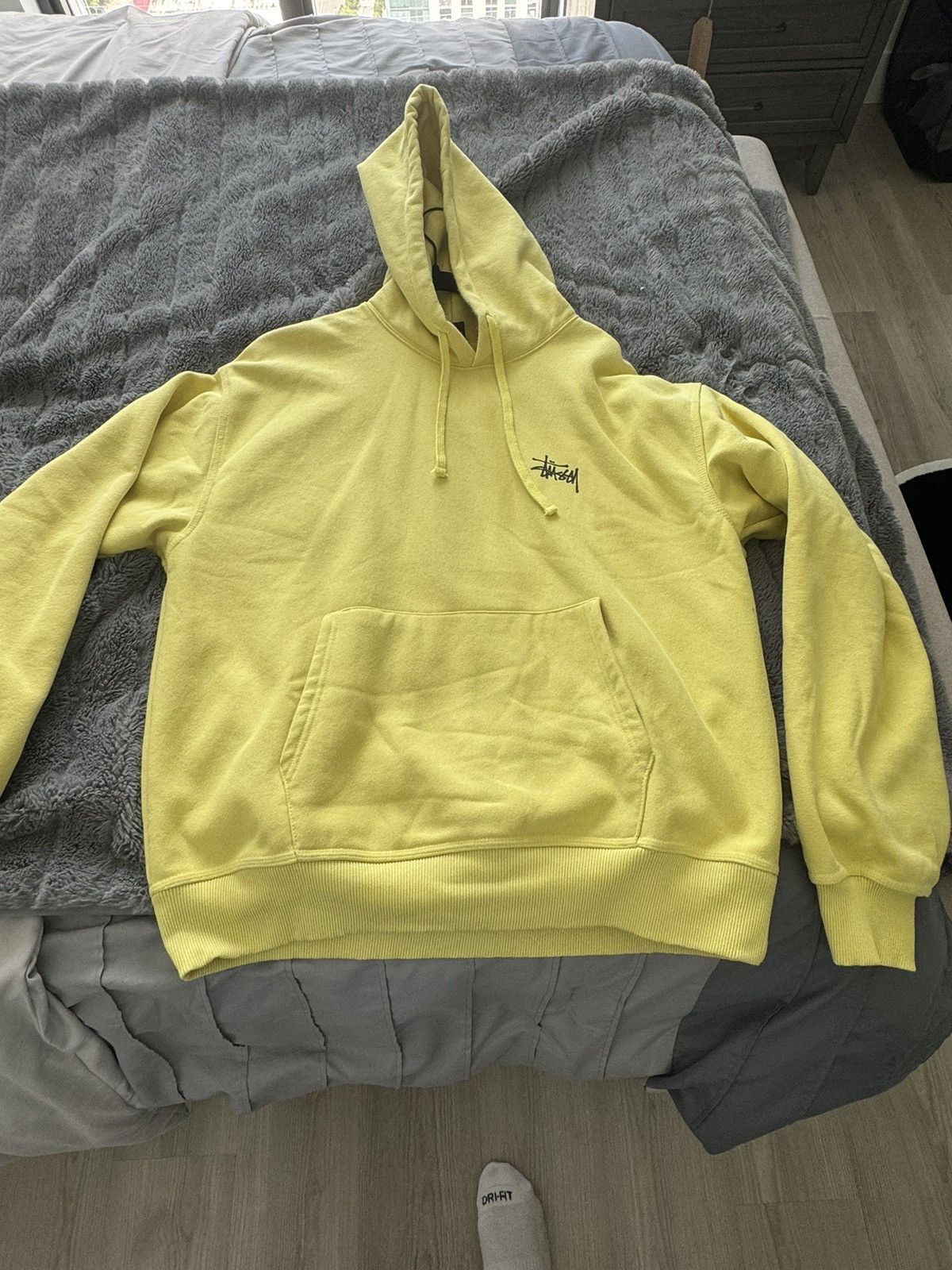 Stussy YELLOW BASIC LOGO STUSSY HOODIE Size US XL / EU 56 / 4 - 1 Thumbnail