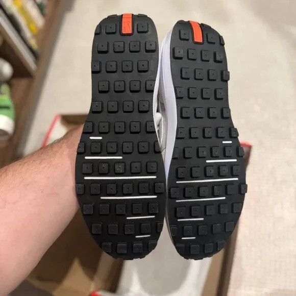 Nike *BRAND NEW* Nike Waffle One in Summit White size 11.5 Size US 11.5 / EU 44-45 - 9 Thumbnail