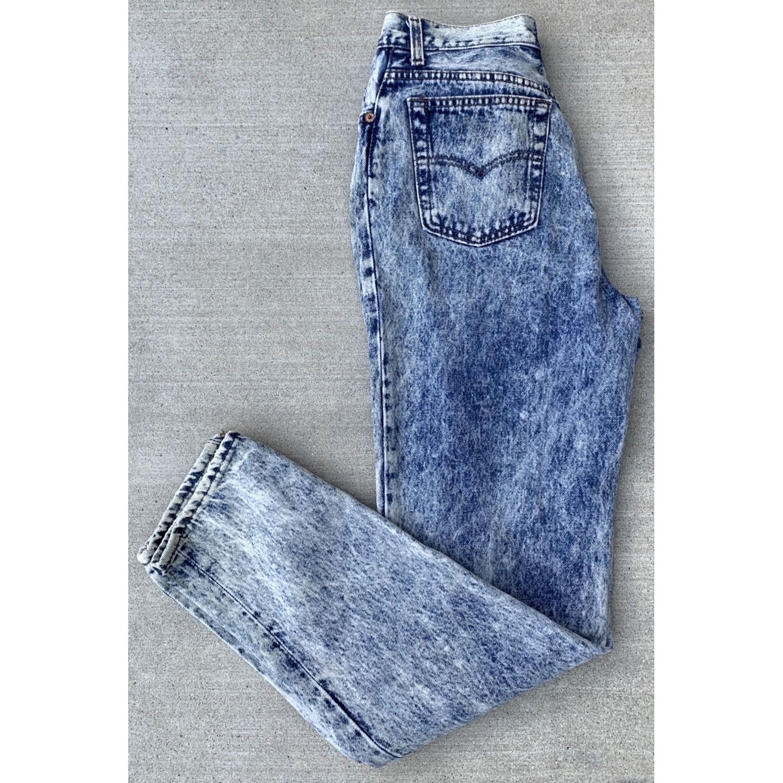 Levi's VINTAGE Levi's 501 Jeans Denim 80s 90s High Waist Tapered Leg Womens Juniors 28in Inseam 31.5in Blue Cotton Button Fly Size 32" / US 10 / IT 46 - 4 Thumbnail