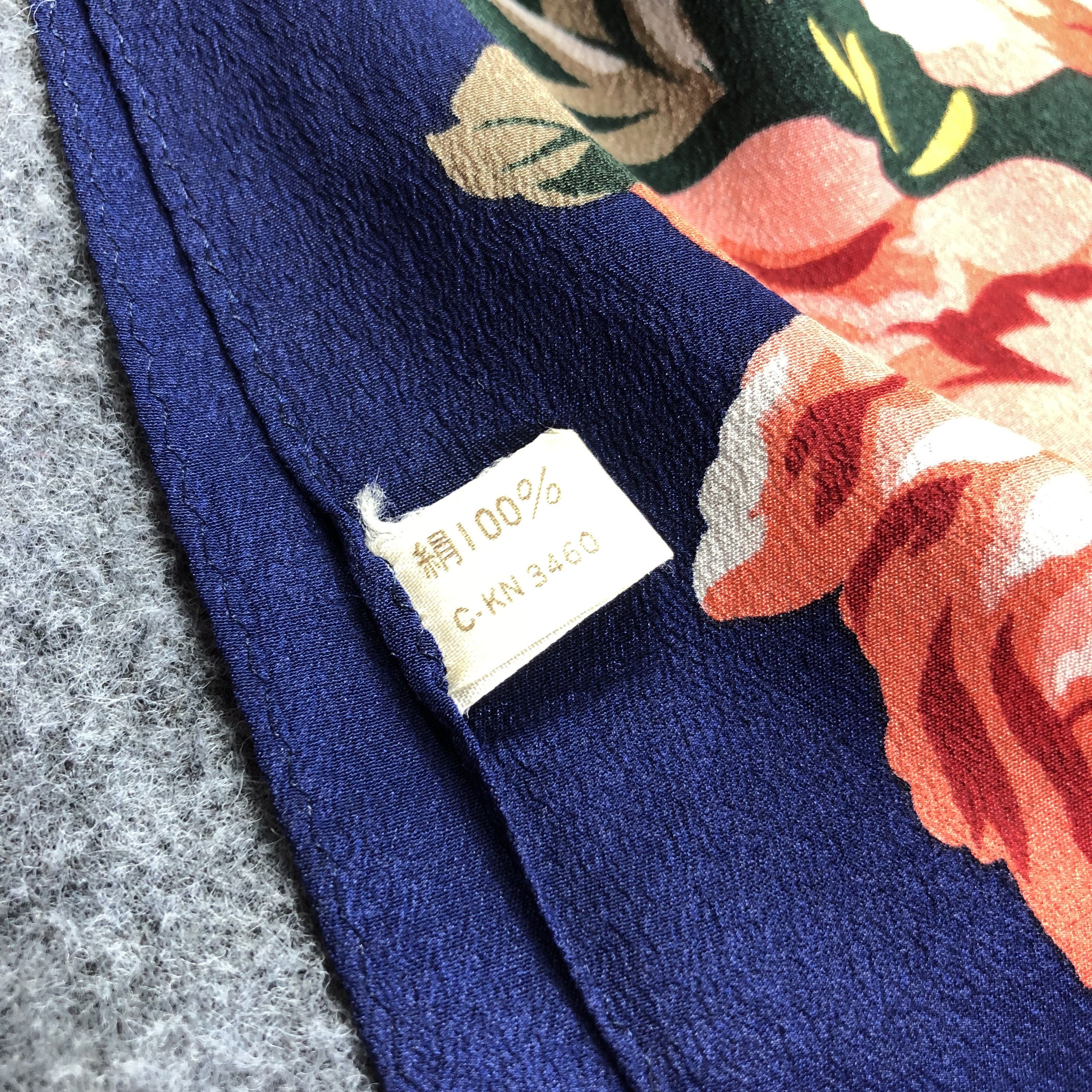 Japanese Brand Courtenay Floral Silk Scarf M702 Size ONE SIZE - 4 Thumbnail