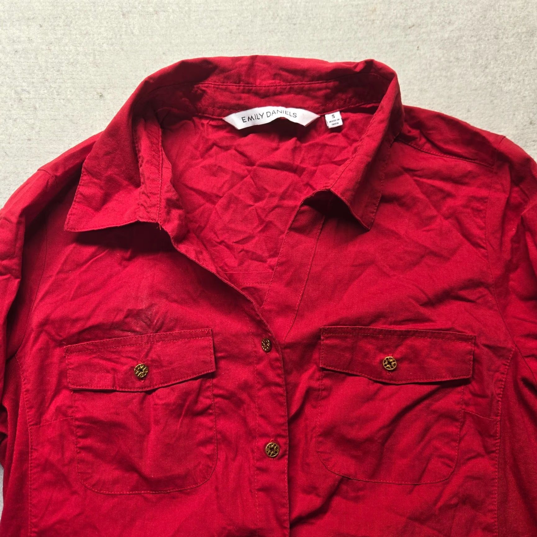 Vintage Emily Daniels Shirt Women S Red Solid Button-Up Collared Henley Long Sleeve Casual Dress Up? Size S / US 4 / IT 40 - 2 Thumbnail