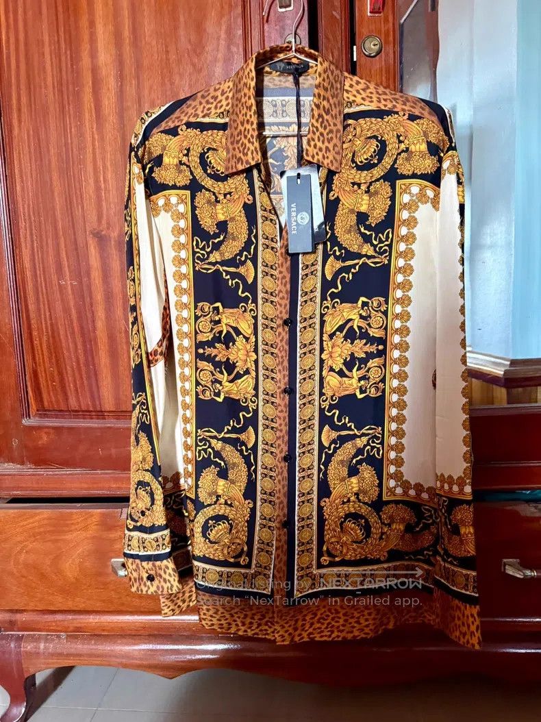 Versace Versace Mulberry silk shirt Size US M / EU 48-50 / 2 - 1 Thumbnail