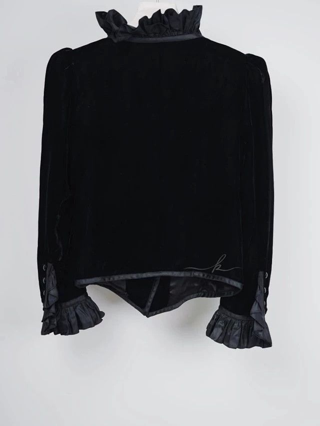 Yves Saint Laurent YSL 70s-80s Black Silk Velvet Silk Ruffled Cuffs Jacket Size S / US 4 / IT 40 - 7 Thumbnail
