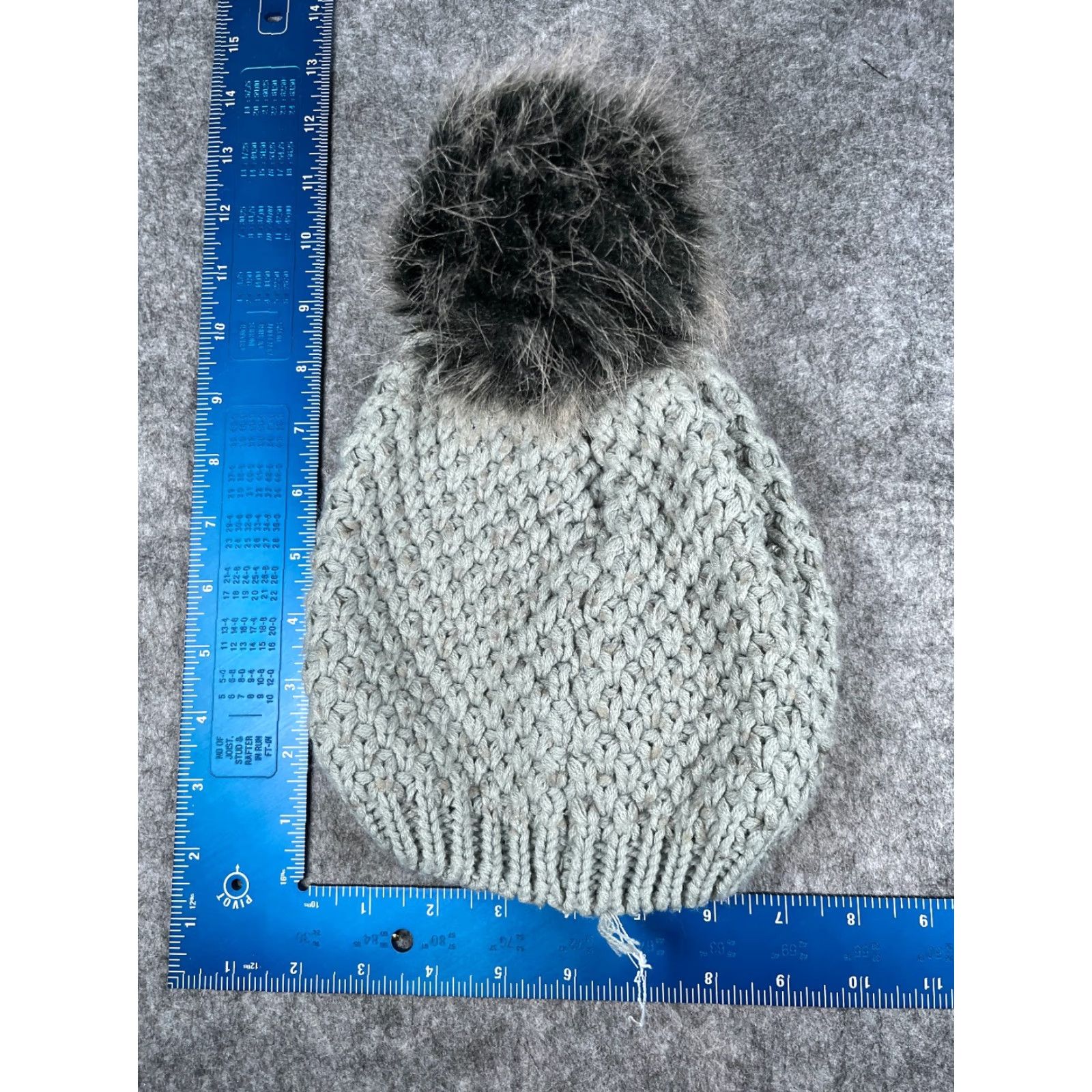 Vintage VINTAGE Accessory Depot Beanie Toque Women Knit Acrylic Faux Fur Pom Casual Travel Outdoor Ski Fall Spring Summer Winter One Size Gray Womens Size ONE SIZE - 4 Thumbnail