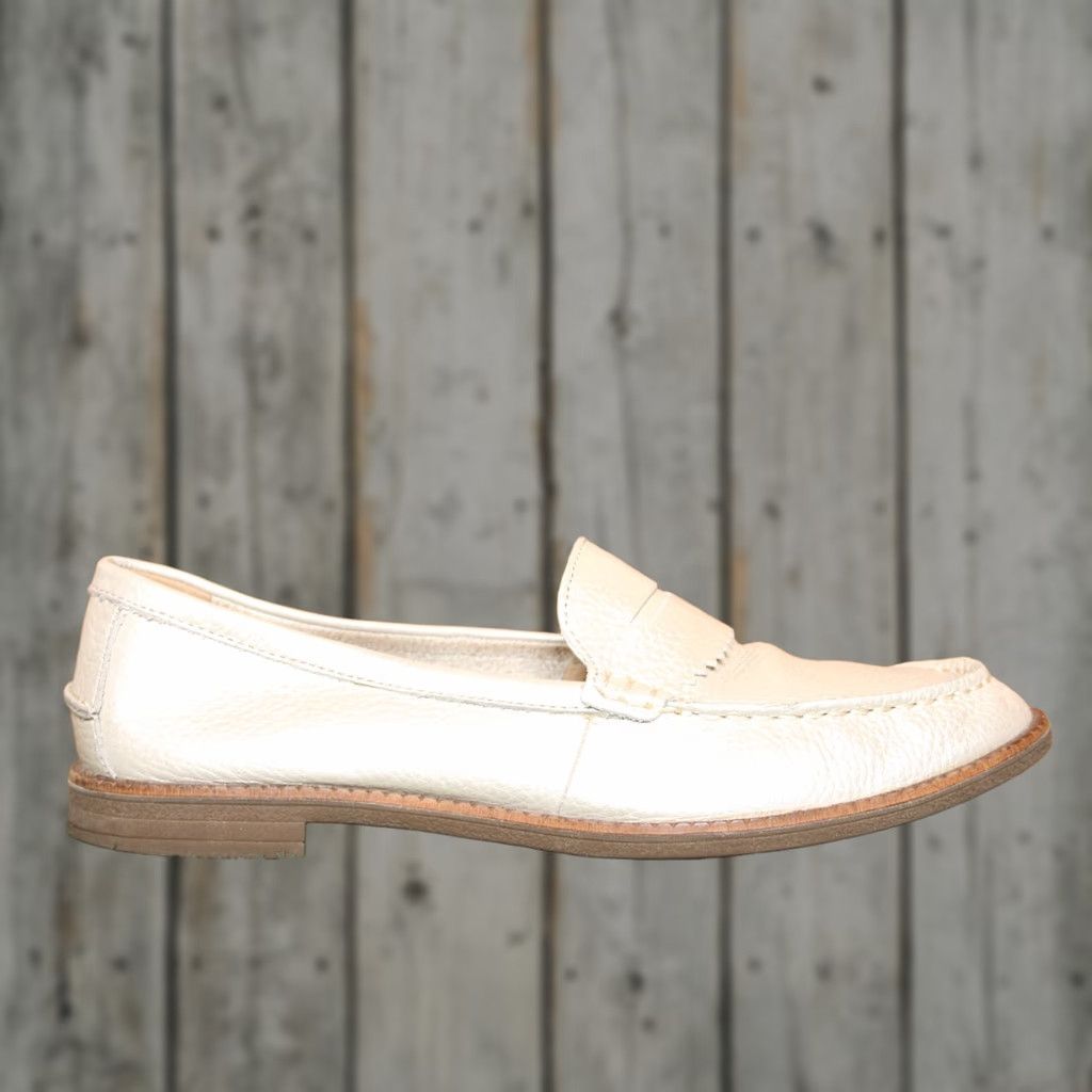 Sperry VINTAGE Sperry Waypoint Platinum Leather Penny Loafers 9.5 Women Slip On Casual Size US 10 / IT 40 - 1 Thumbnail