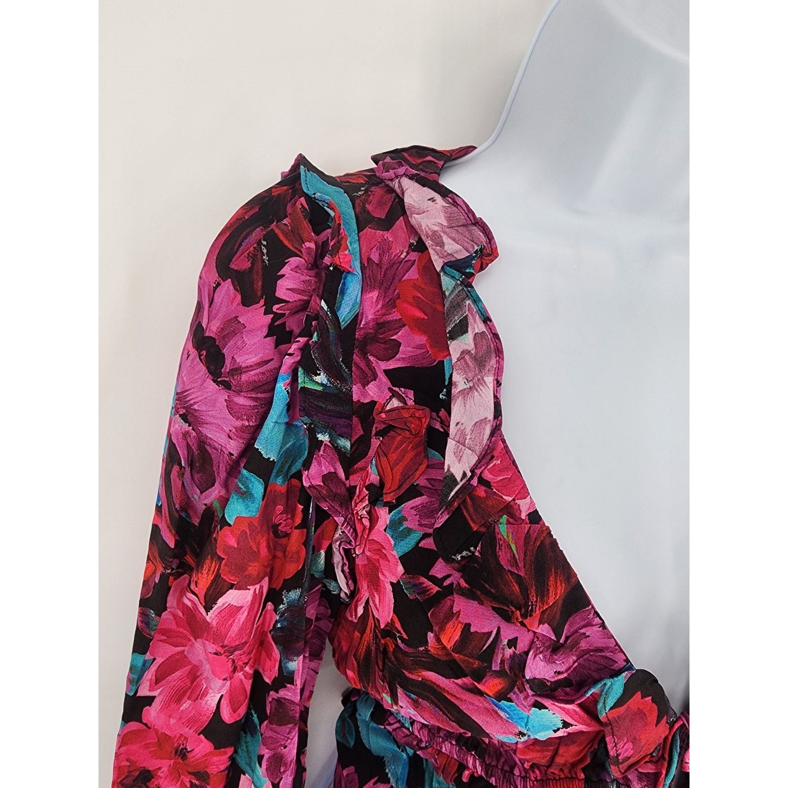 For Love & Lemons For Love & Lemons Floral Ruffle "Scarlett" Crop Top Size XS Size XS / US 0-2 / IT 36-38 - 6 Thumbnail