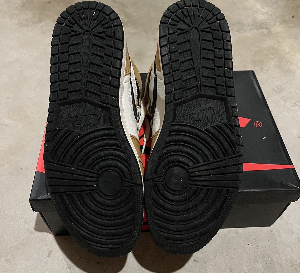 Jordan Brand Air Jordan 1 Retro High OG ‘Rookie of the Year’ Size US 10.5 / EU 43-44 - 9 Thumbnail