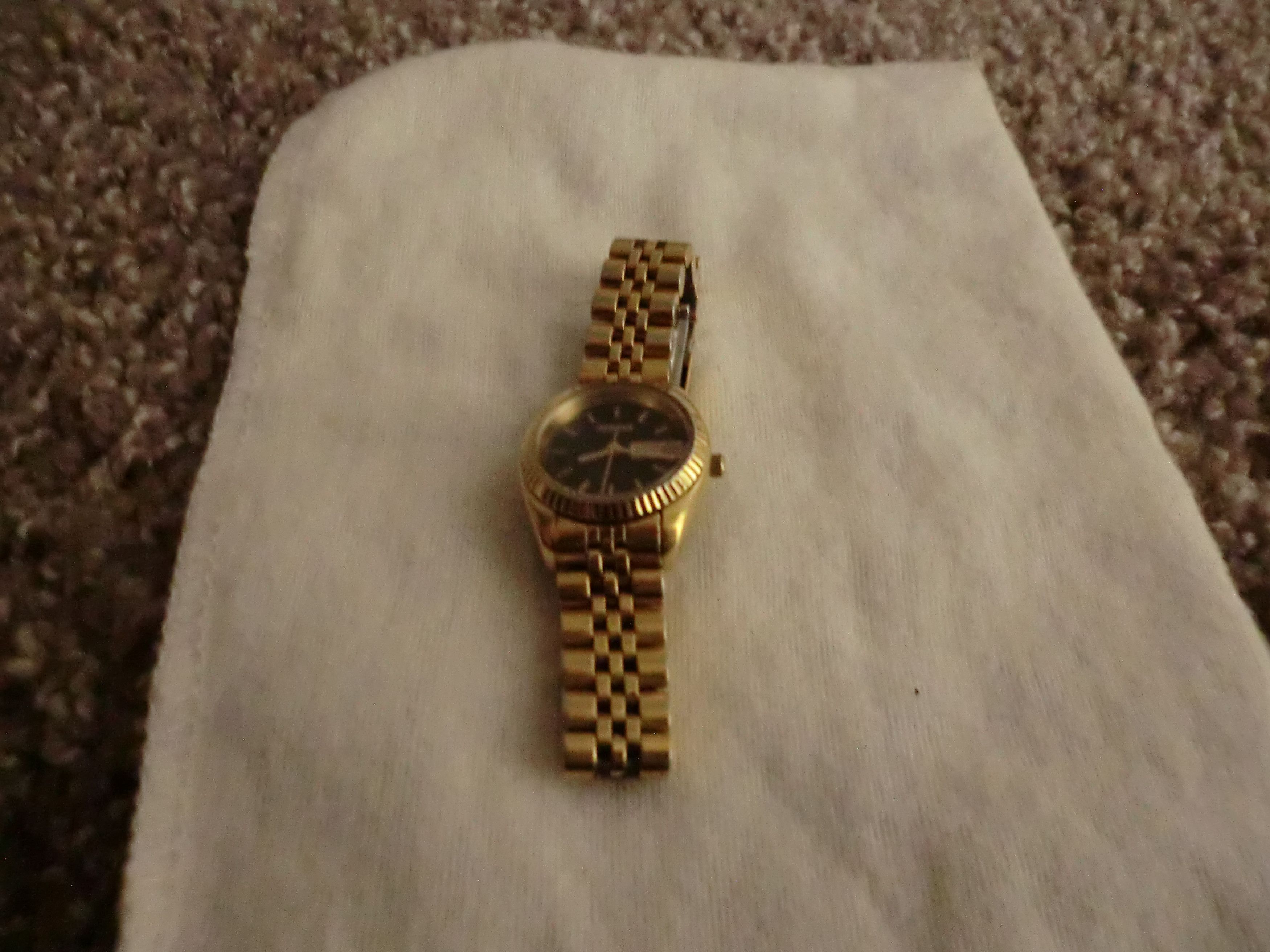 Other Geneve, Ladies gold tone watch Size ONE SIZE - 8 Thumbnail