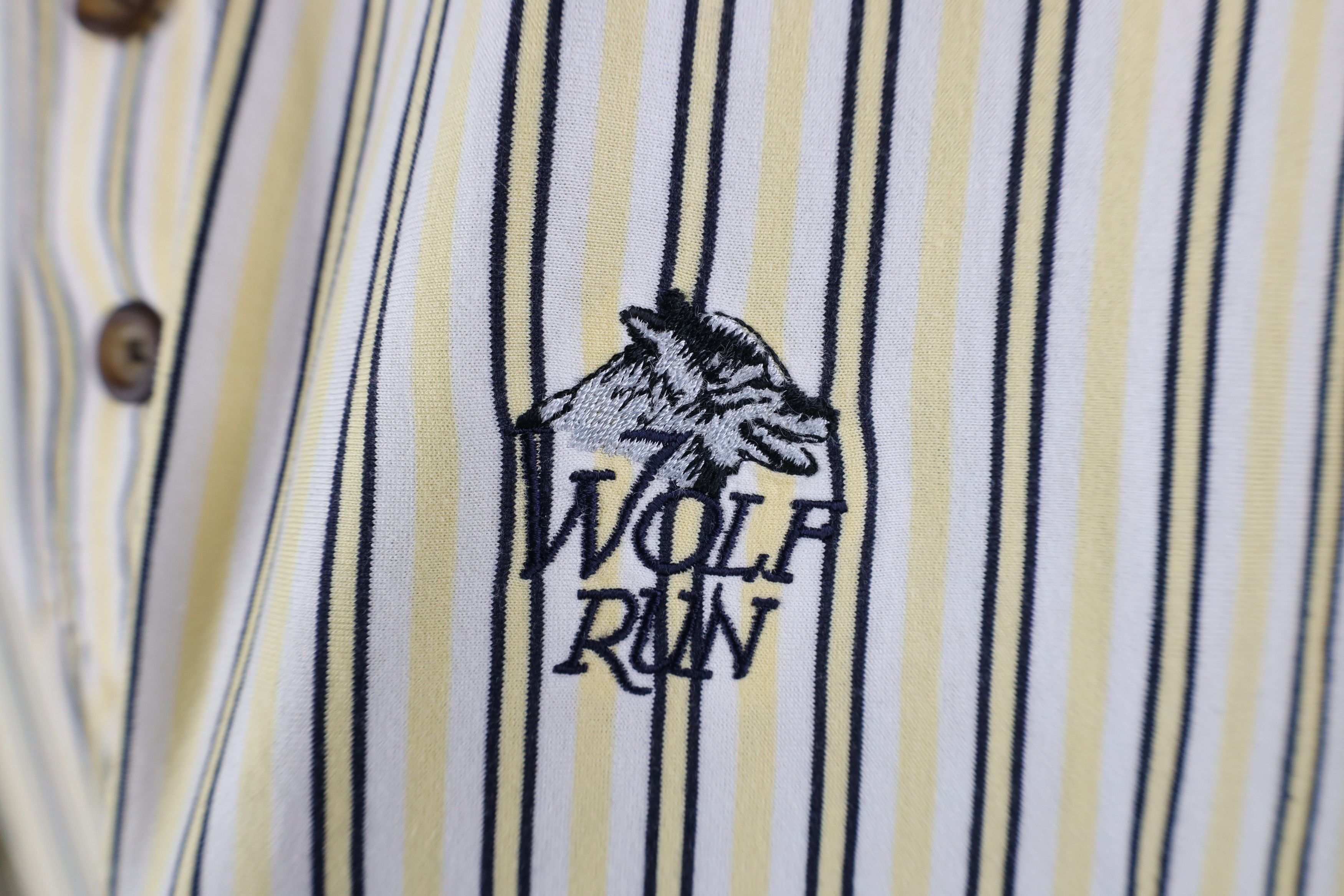 Vintage Vintage 90s Streetwear Wolf Run Collared Golf Polo Shirt Size US L / EU 52-54 / 3 - 5 Thumbnail