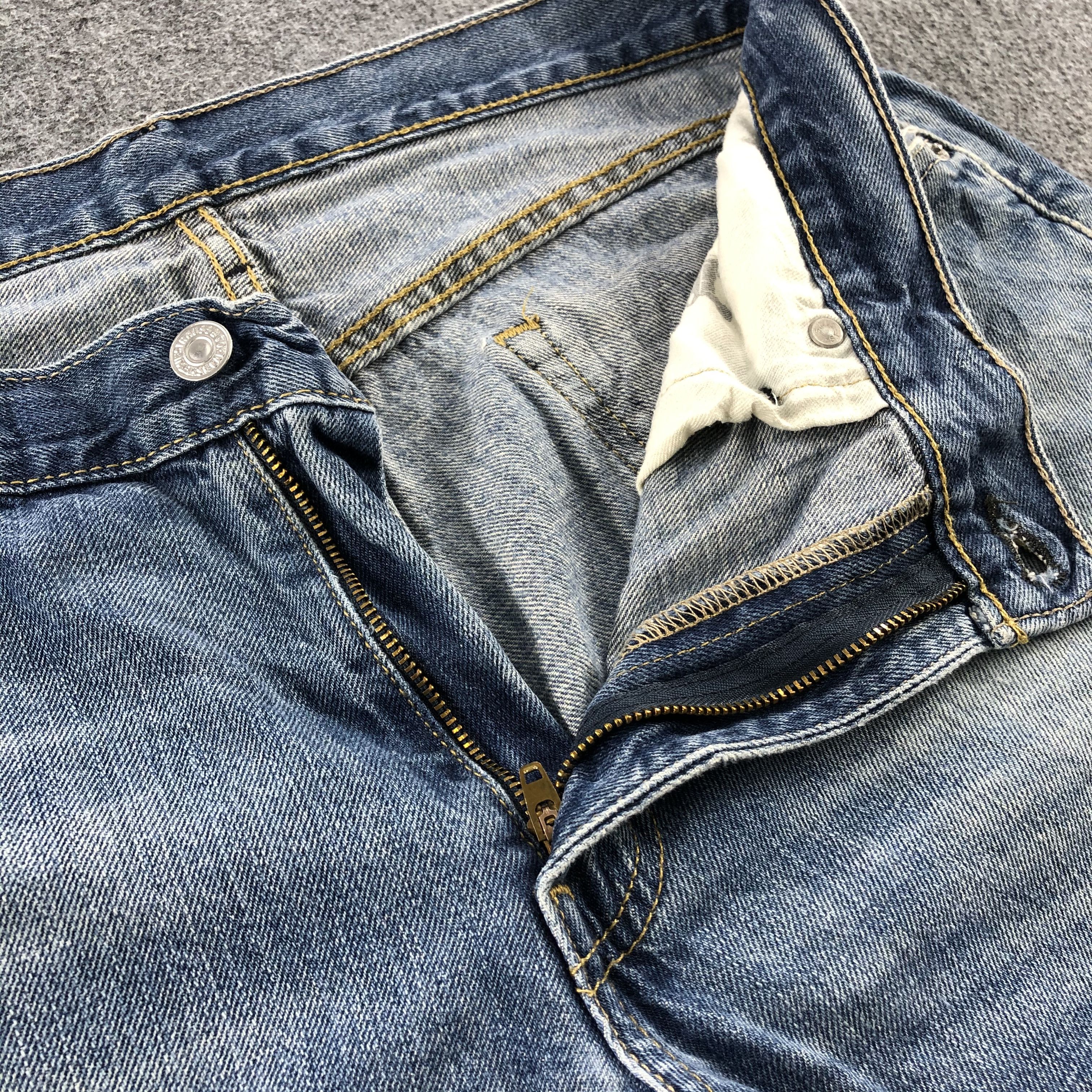 Levi's Blue Wash Vintage Levis 514 Jeans-J1130 Size US 34 / EU 50 - 7 Thumbnail