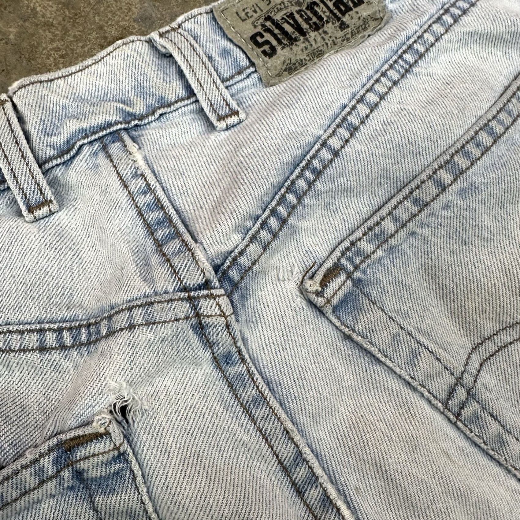 Levi's VINTAGE Levi’s Silver Tab Loose Denim Short Mens Size 34 Distressed Jorts USA Made Cargo 5-Pocket Denim Blue 9in Inseam Summer Spring Mens Size US 34 / EU 50 - 3 Thumbnail