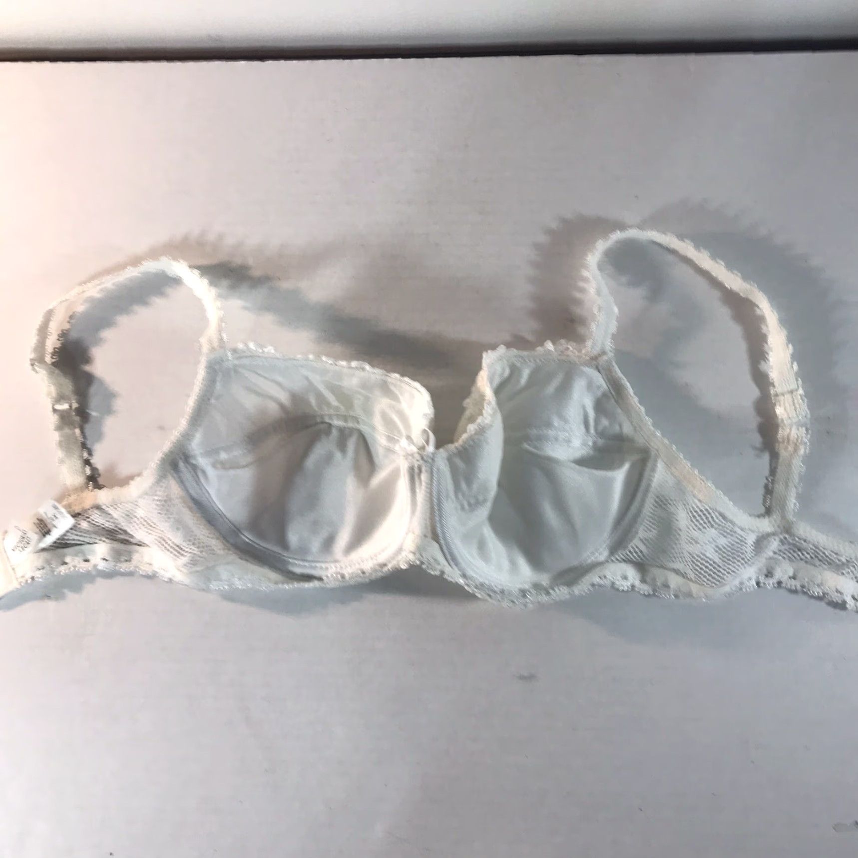 Victoria's Secret VINTAGE Victoria's Secret Push Up Bra Women 34C White Lace Padded Underwired Size ONE SIZE - 2 Thumbnail