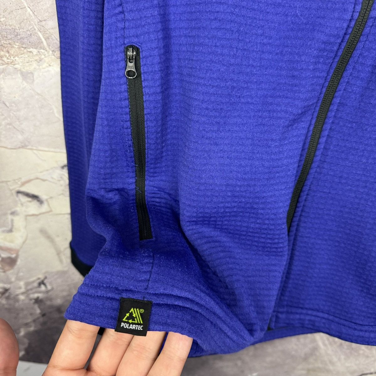 Mountain Hardwear Mountain Hardwear zip hoodie ! Size US L / EU 52-54 / 3 - 6 Thumbnail