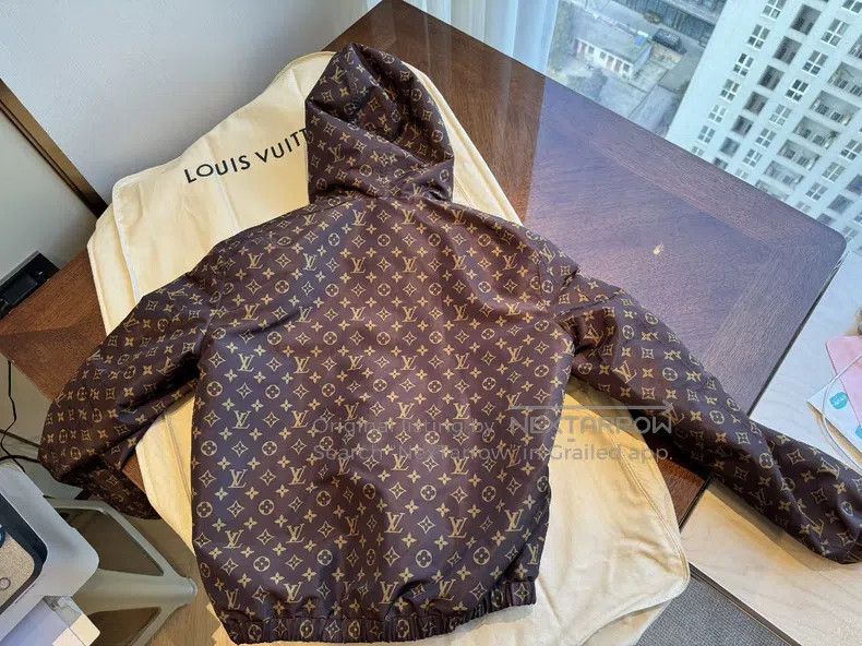 Louis Vuitton Louis Vuitton Monogram & Damier reversible windproof jacke Size US M / EU 48-50 / 2 - 4 Thumbnail