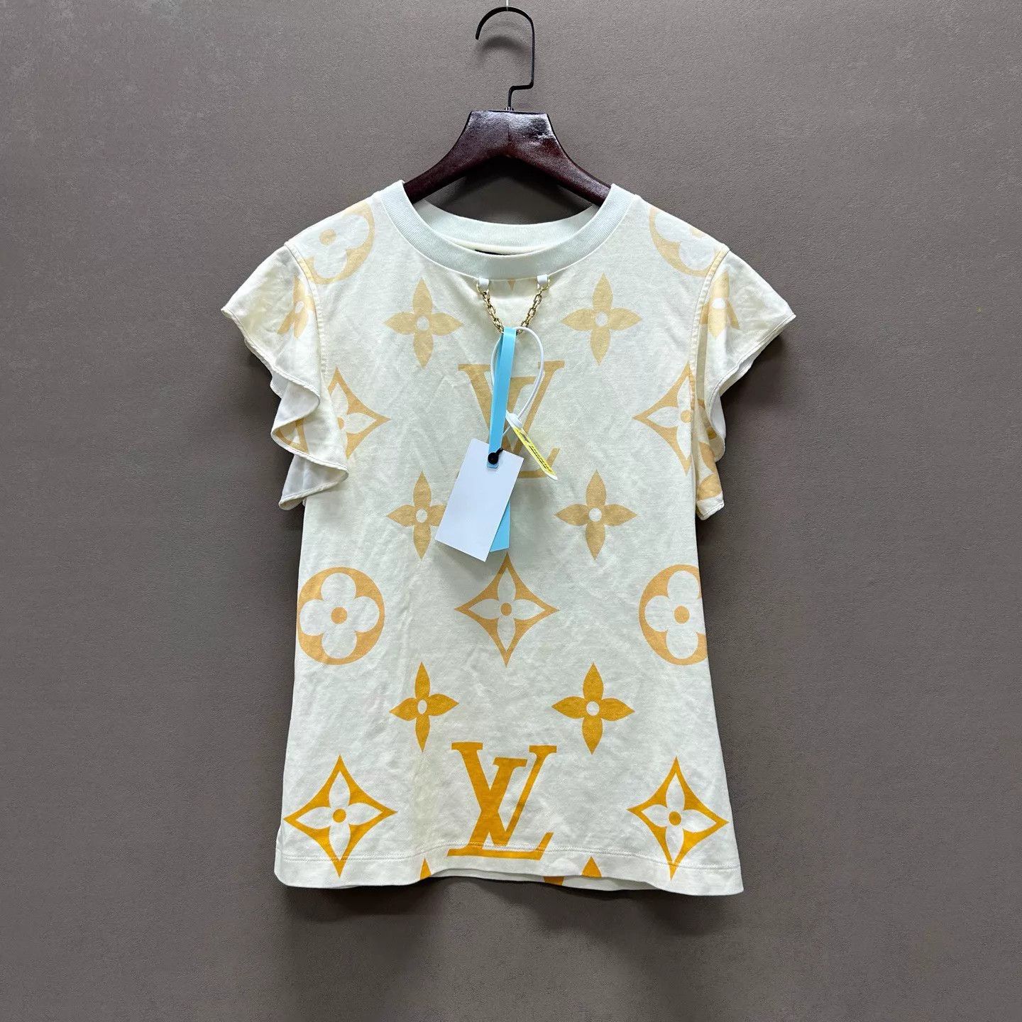 Louis Vuitton Louis Vuitton new Ruffled Ivory Monogram Short Tee XS Size XS / US 0-2 / IT 36-38 - 1 Thumbnail