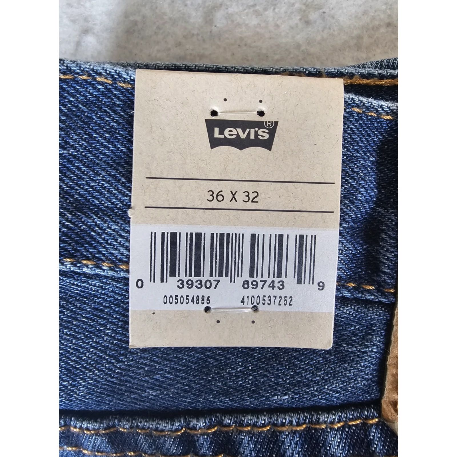 Levi's VINTAGE Levi's 505 Jeans Straight Regular Mens 36x32 Blue Denim Medium Wash Regular Vintage Levi's 505 Straight Jeans Mens 36x32 Blue Denim 505 Size US 36 / EU 52 - 3 Thumbnail