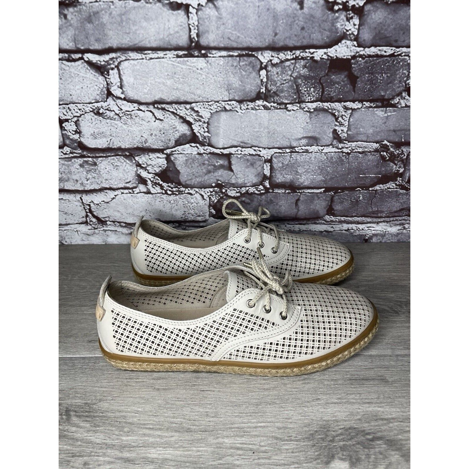 Cole Haan Cole Haan Ivory Leather Perforated Espadrilles Comfort Shoes Size US 8.5 / IT 38.5 - 4 Thumbnail