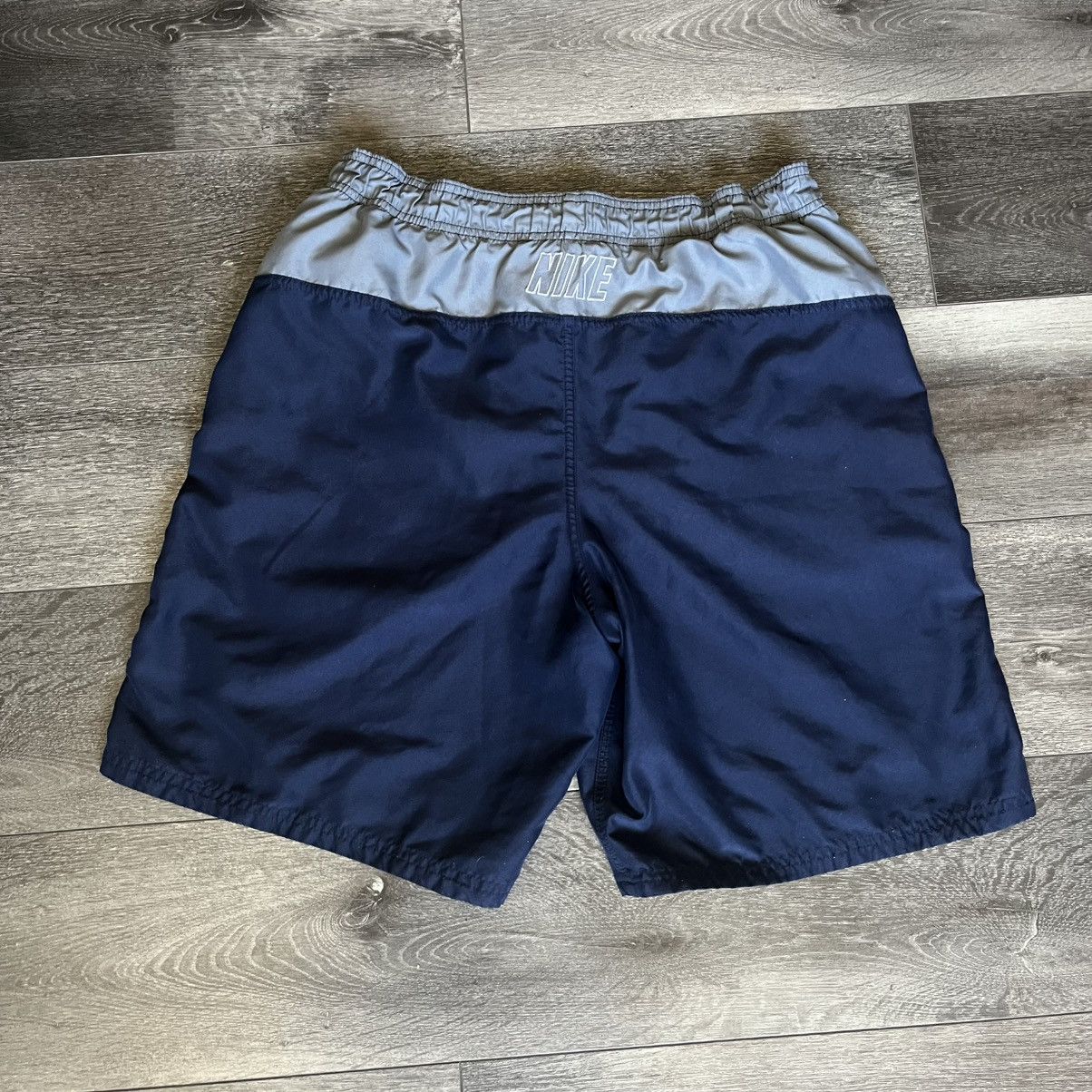 Nike Vintage 2000s Nike Basic Swoosh Logo Nylon Board Shorts Sz S Size US 32 / EU 48 - 2 Thumbnail