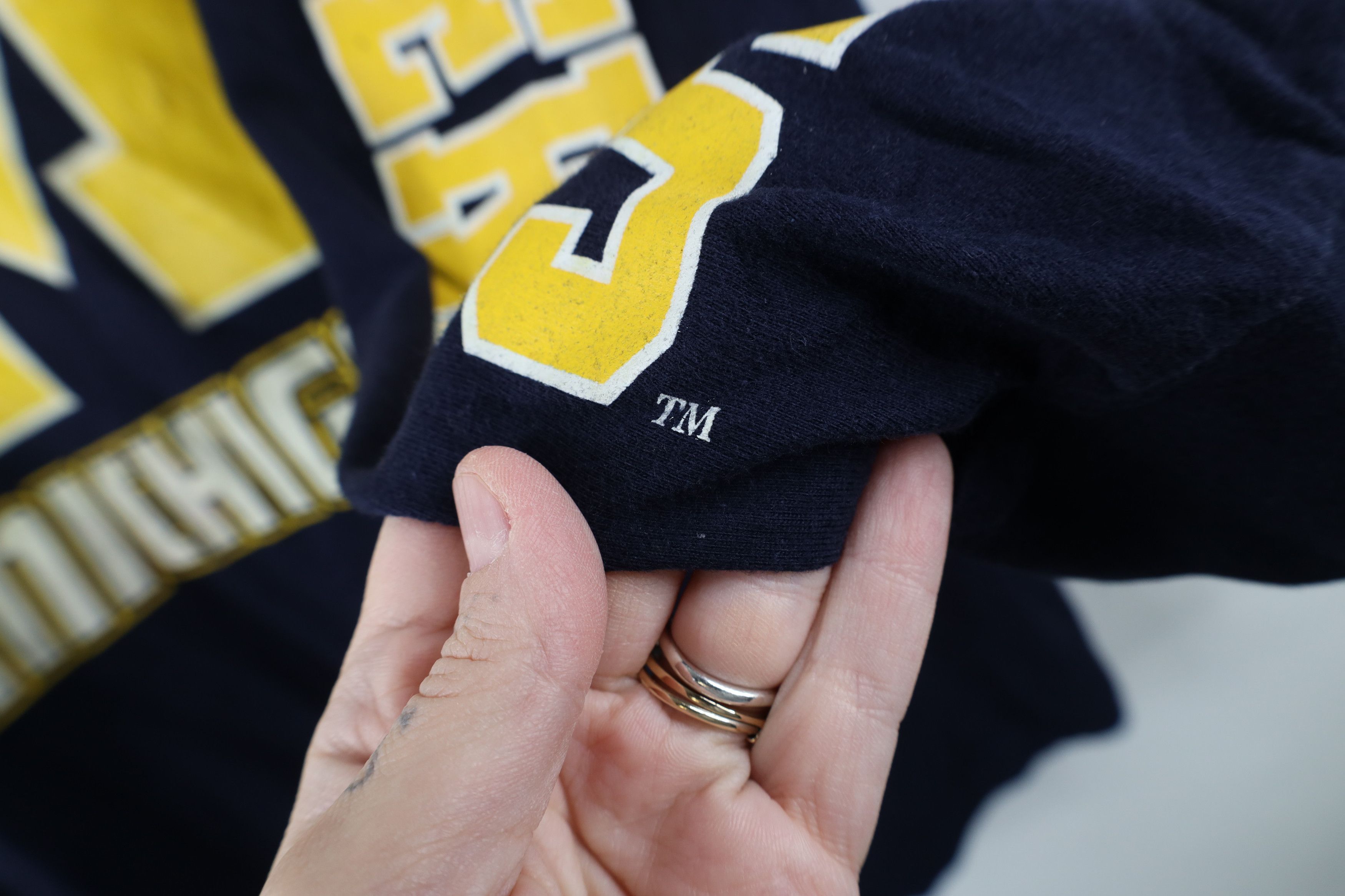 Vintage Vintage Y2K Heavy University of Michigan Long Sleeve T-Shirt Size US L / EU 52-54 / 3 - 6 Thumbnail